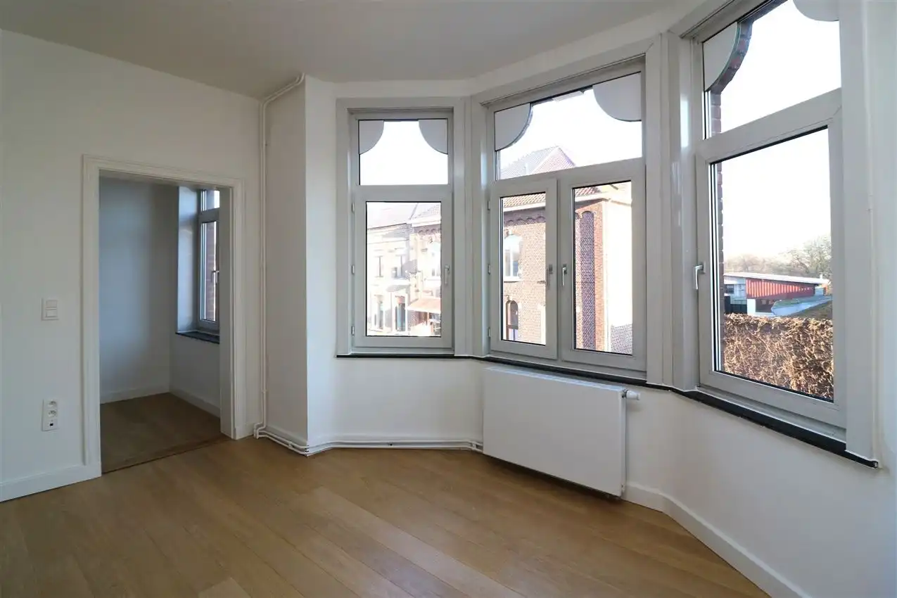 Vernieuwde, karatervolle woning met 4 slpk nabij station foto 27