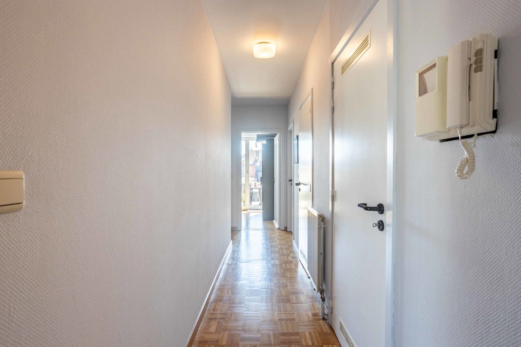 Ruim en instapklaar appartement met 3 slaapkamers foto 6
