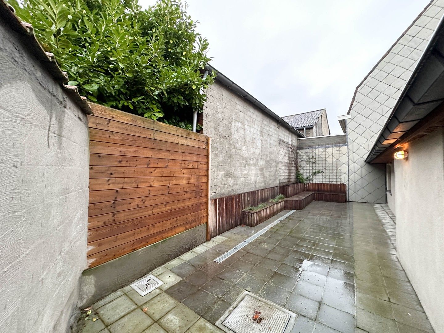 Instapklare HOB met twee slaapkamers & garage te Aalbeke! foto 12