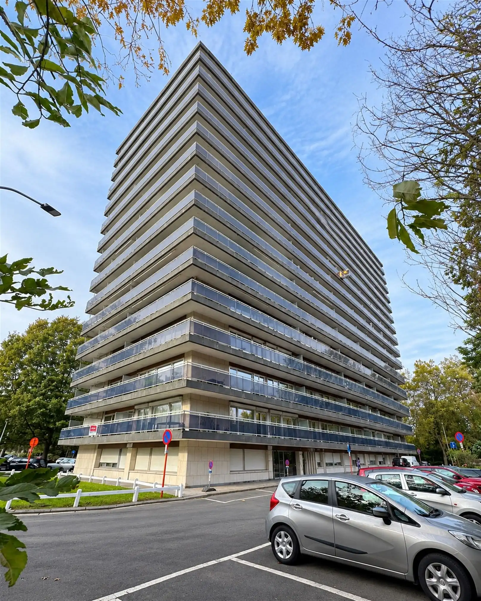 Modern appartement met 1 slaapkamer  foto {{pictureIndex}}