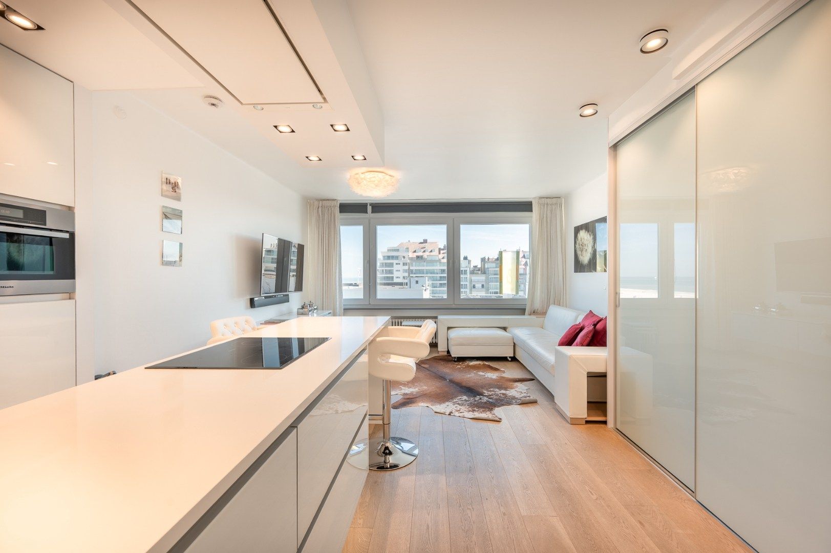 Prachtig gerenoveerde studio met uitstekend zeezicht foto 6