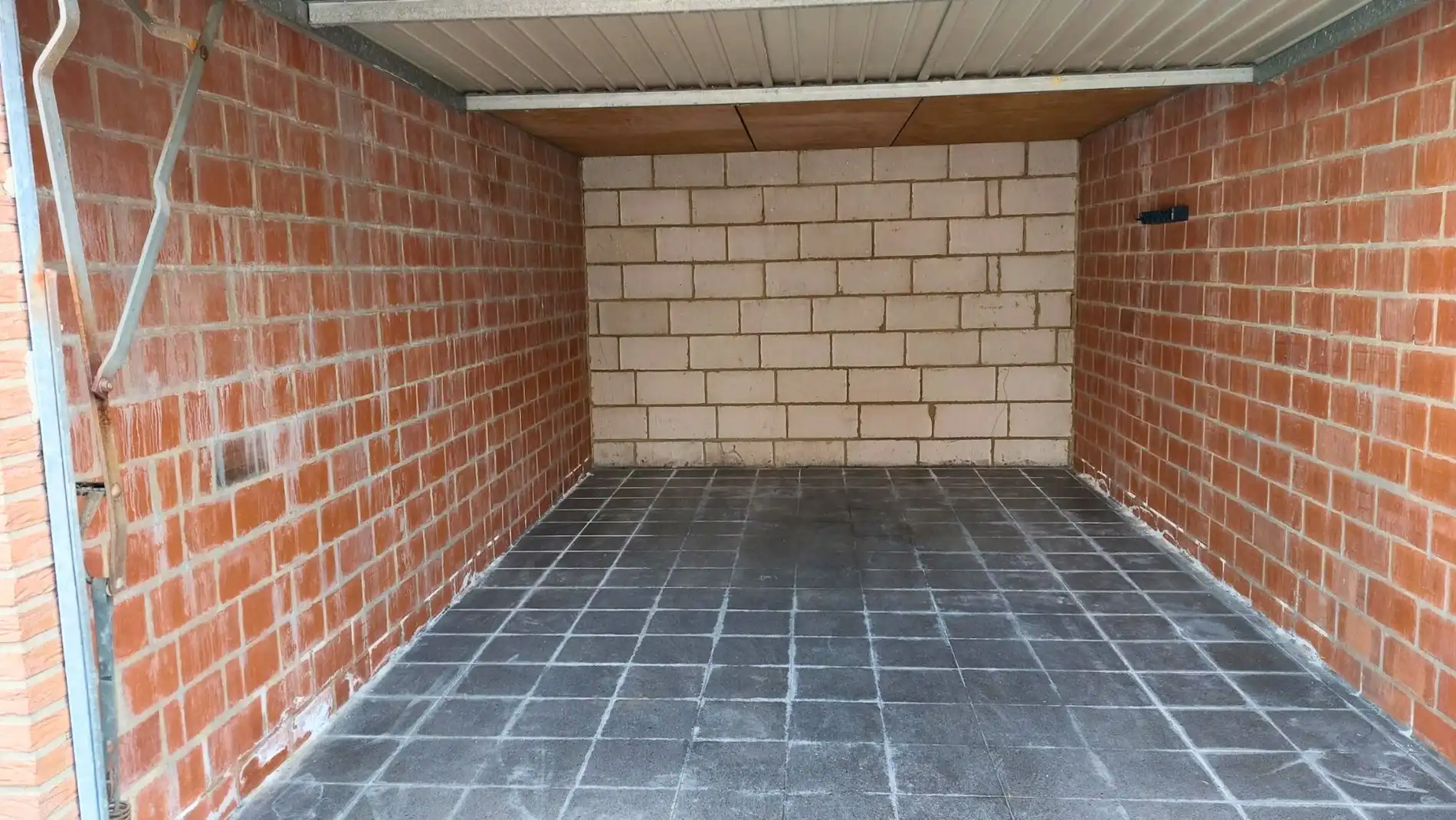 Ruim appartement met 2 slpks + garage foto 14