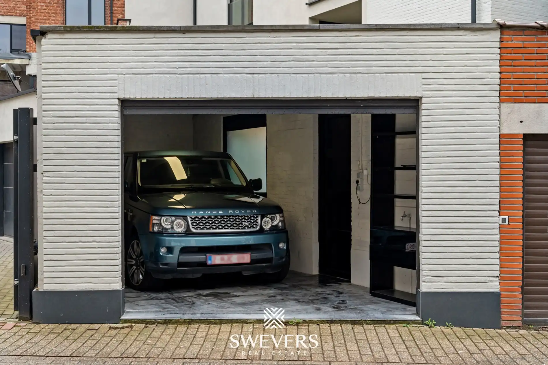 Exclusief gerenoveerde stadswoning met garage en drie terrassen in hartje Hasselt foto 40