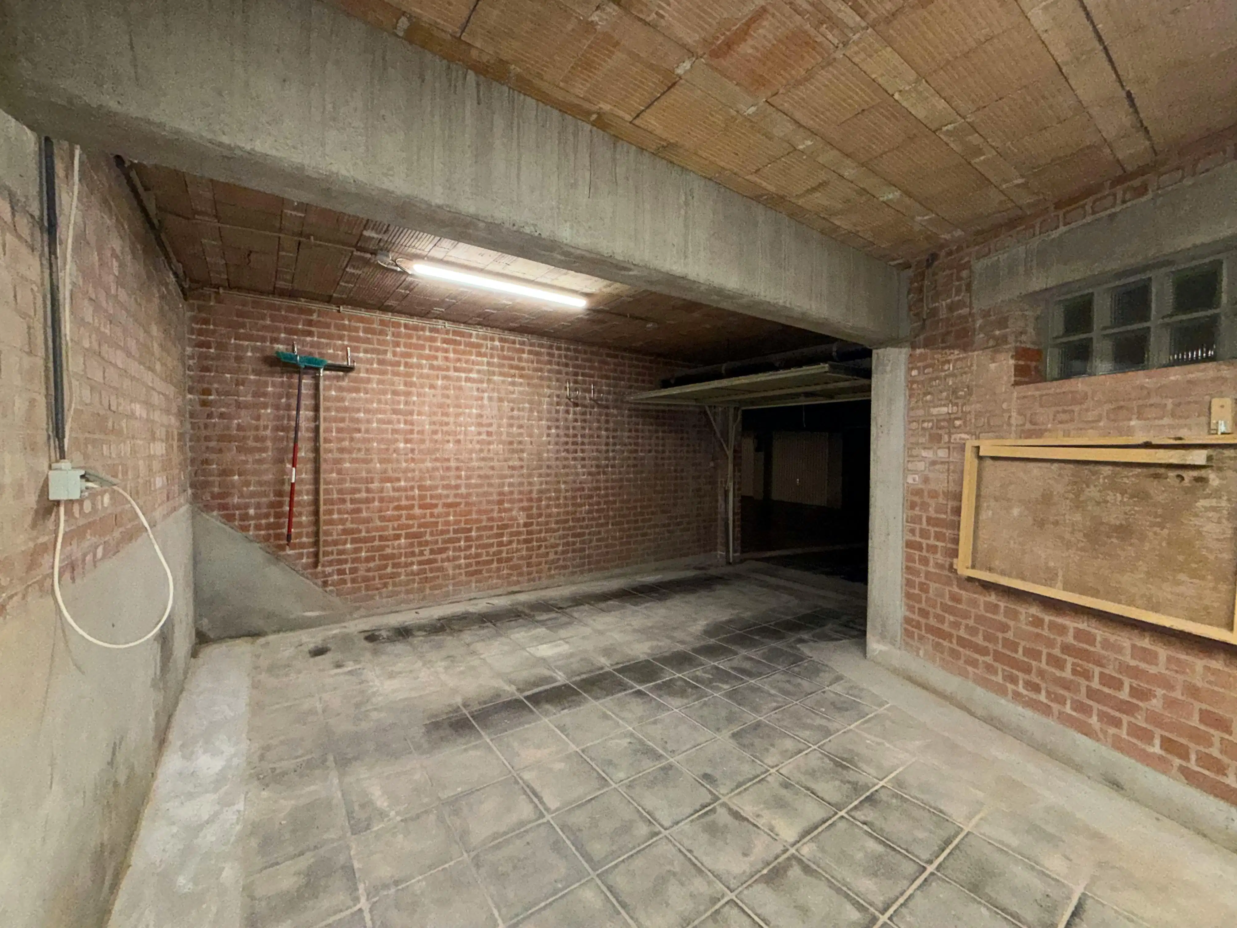 Appartement met vier kamers en garage te koop in Ieper foto 20