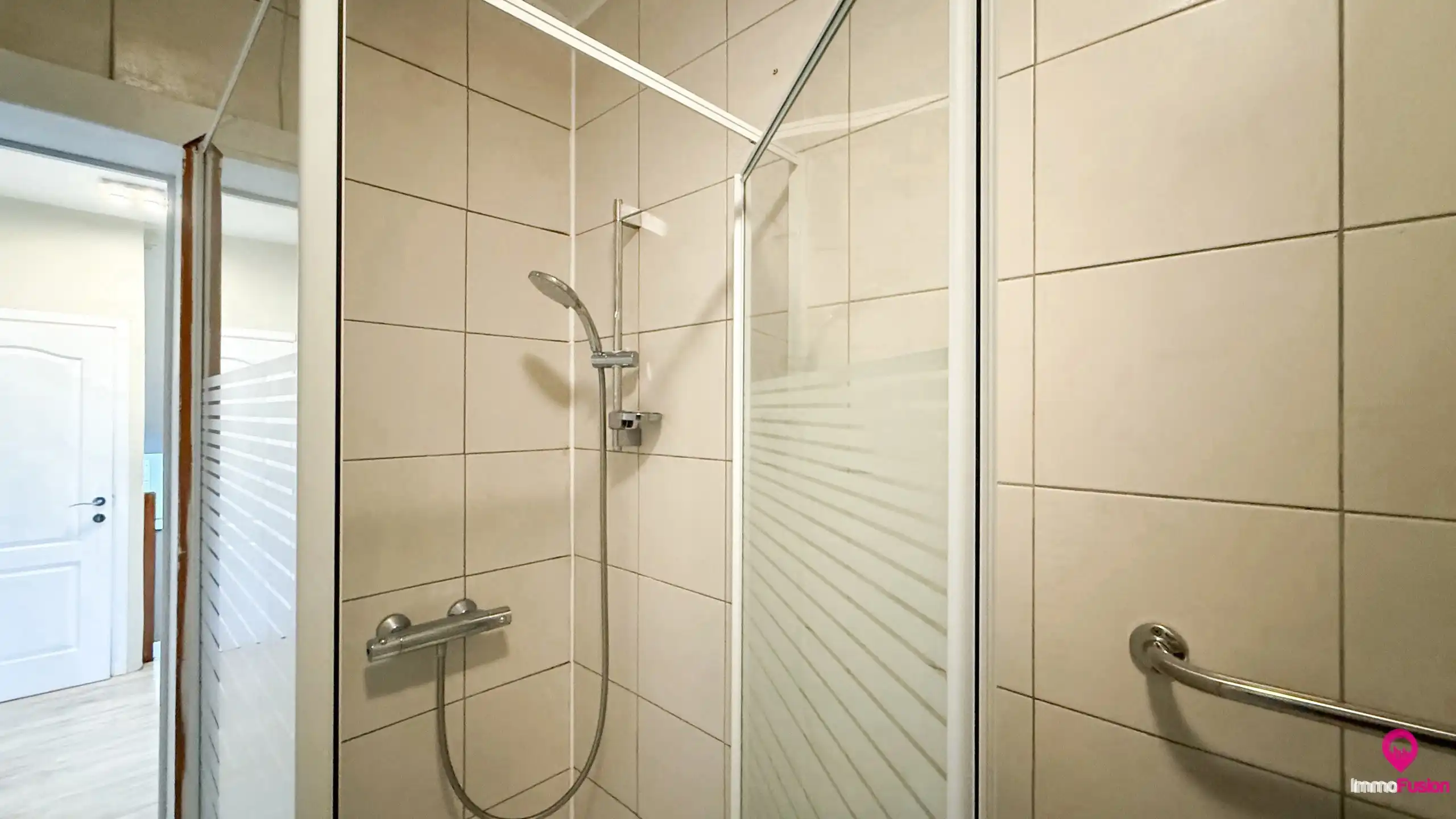 Charmante gezinswoning met potentieel foto 17