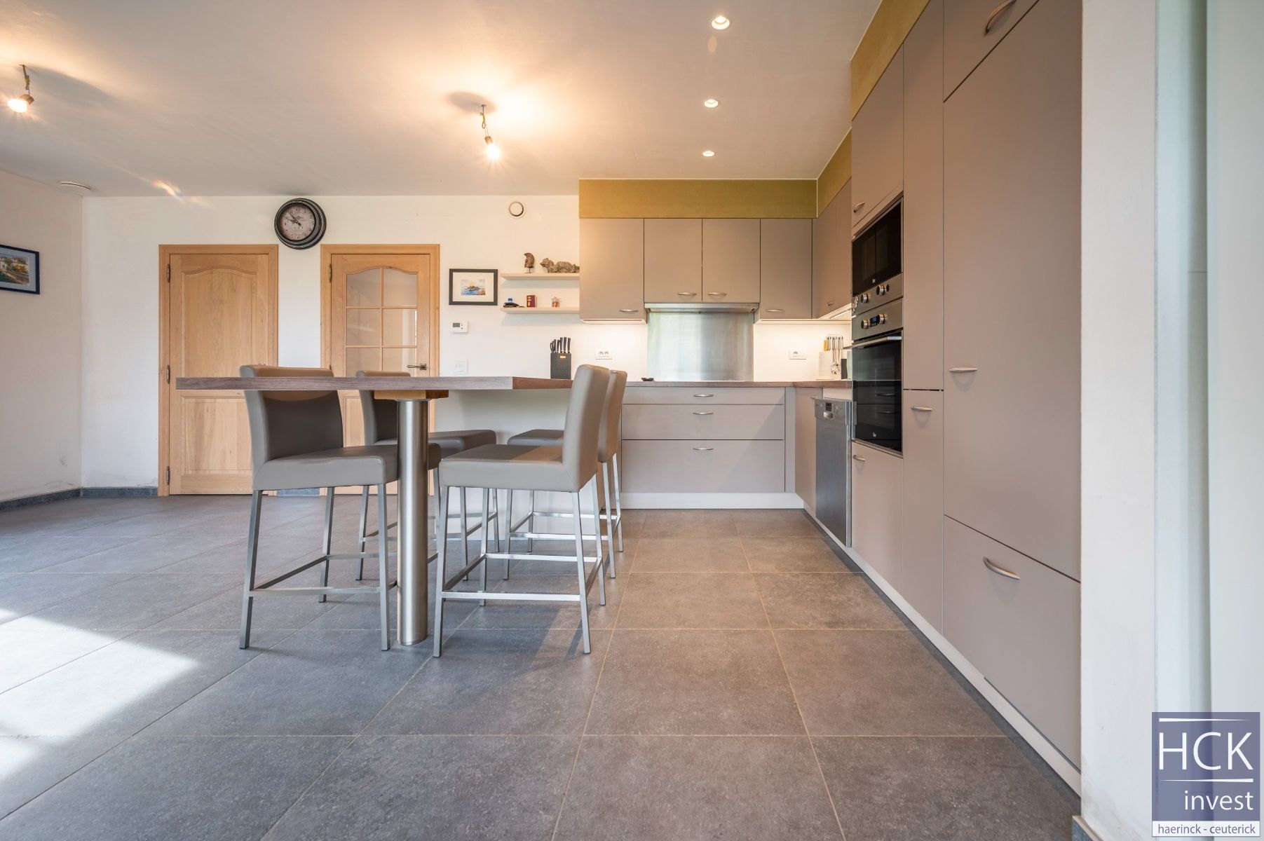KRUISHOUTEM - Ruime en instapklare woning op toplocatie in centrum !! foto 3