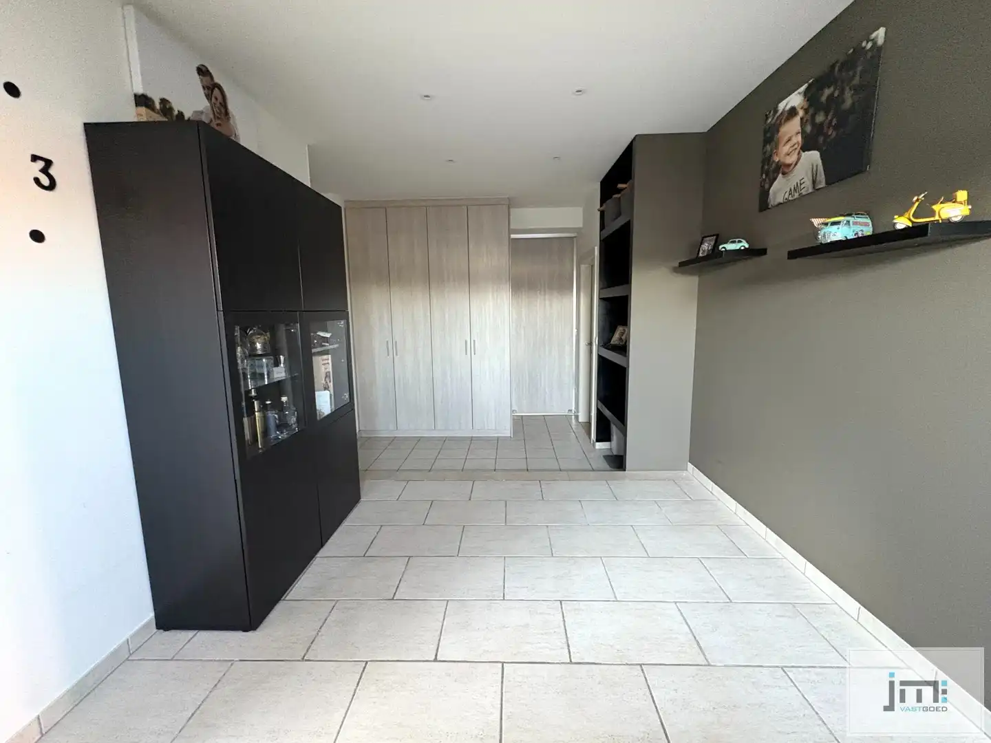 Instapklaar 3-slaapkamerappartement op toplocatie in Borgloon foto 4