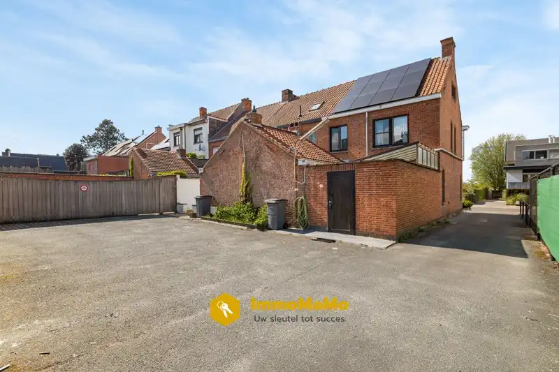 HALFOPEN BEBOUWING MET GROTE TUIN TE KOOP IN STEKENE foto 17