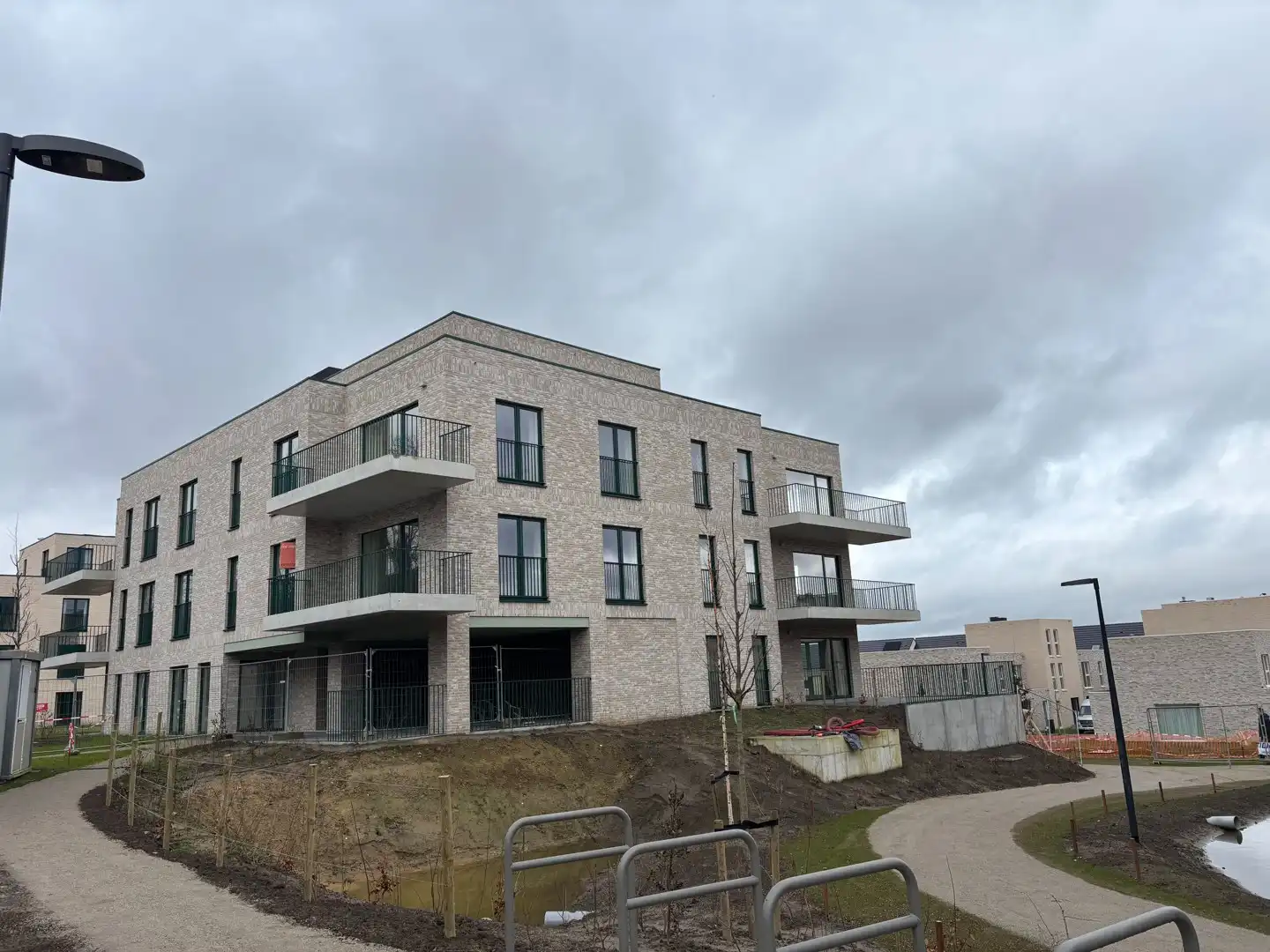 De Perfecte Start: Comfortabel en Veilig Nieuwbouwappartement (2 slpk) in het Groen foto {{pictureIndex}}