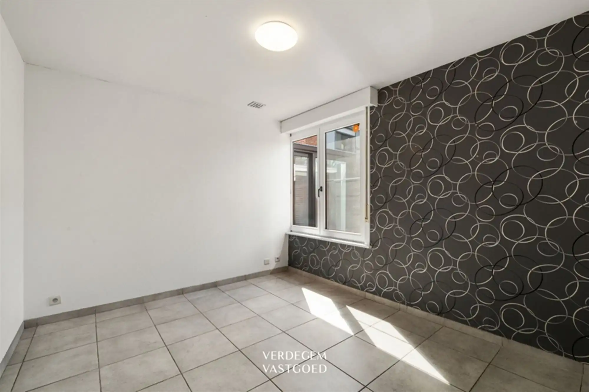Opbrengsteigendom met 2 appartementen en 4 garages in het centrum van Sleidinge  foto 22