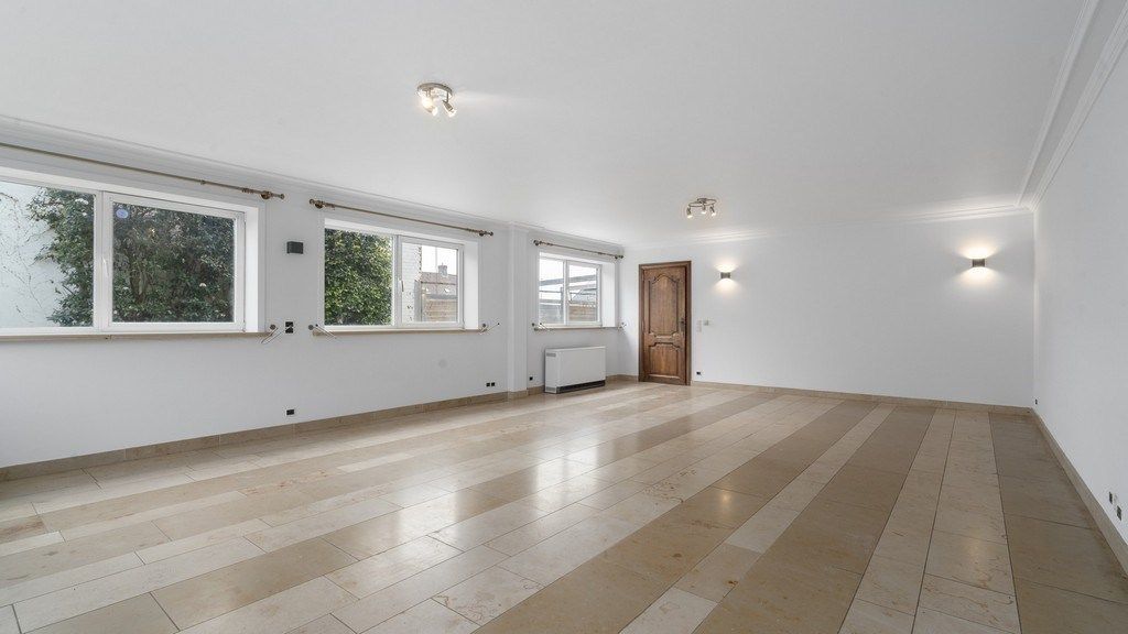 Bedrijfspand met woonst te huur in Dikkelvenne foto 9