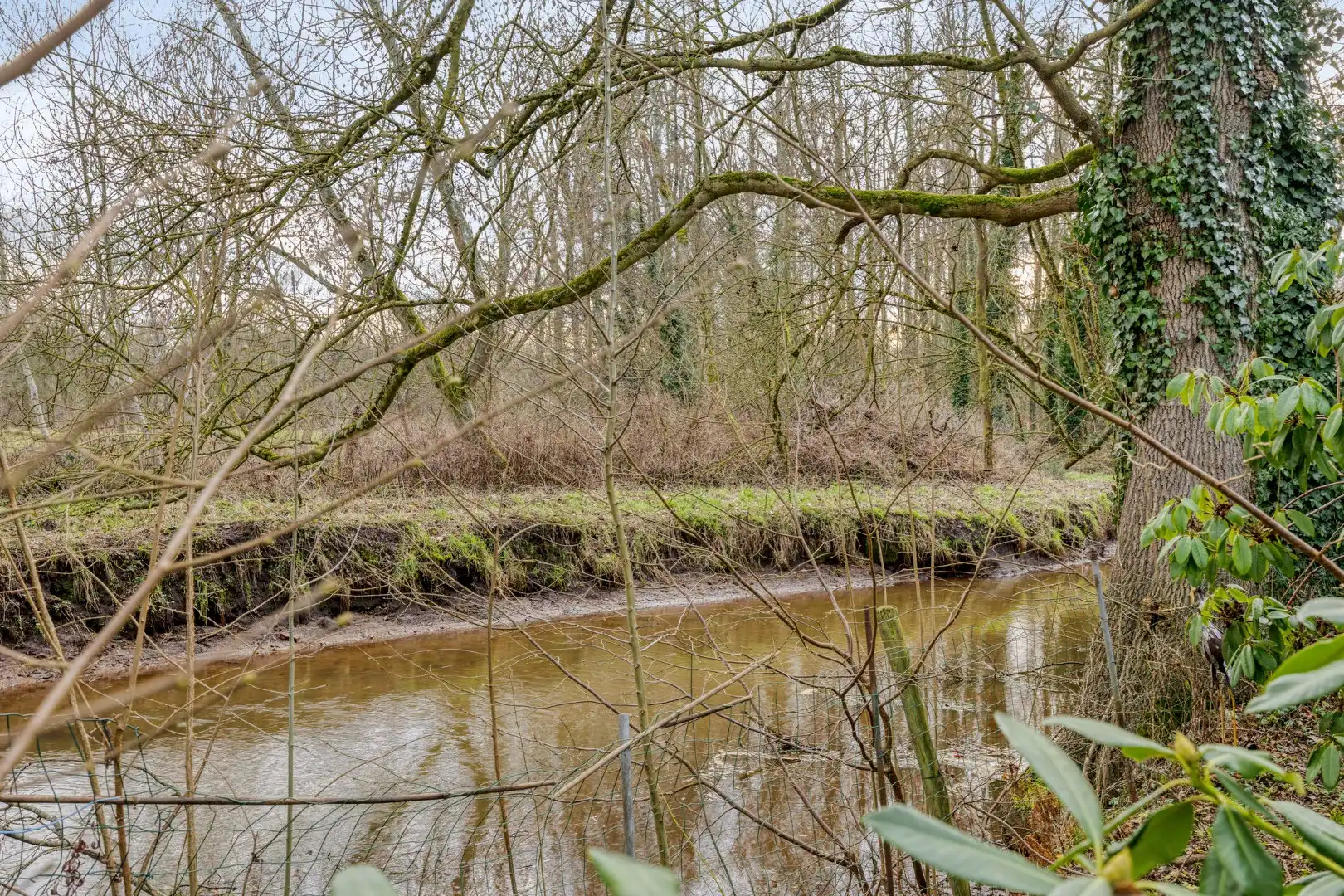 Ruime, instapklare woning met prachtig karakter en unieke tuin (29a40ca) !  foto 34