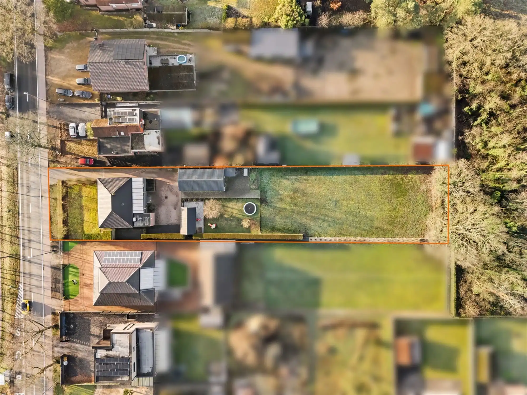 INSTAPKLARE GELIJKVLOERSE WONING MET RUIME GARAGE OP 2191M2 foto 32