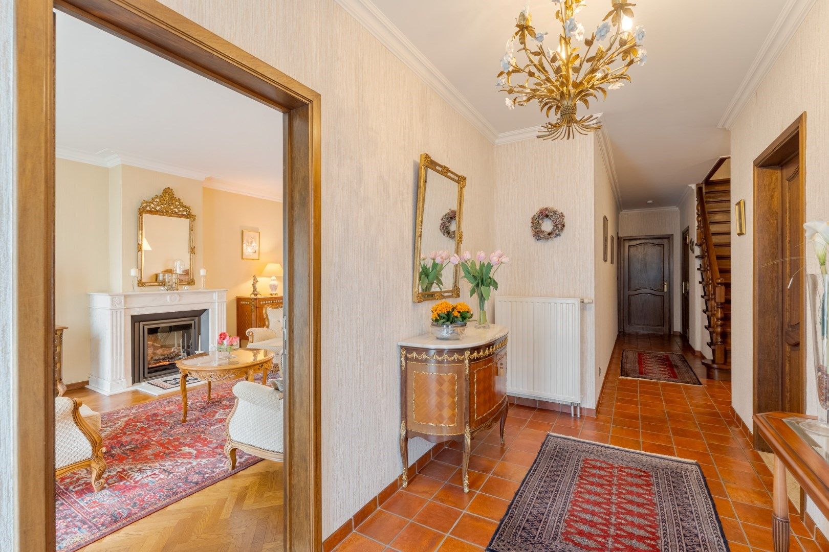 Bijzonder nette half-vrijstaande woning met 4 slaapkamers en mooie tuin op 12a 18ca vlak bij de dorpskern foto 4