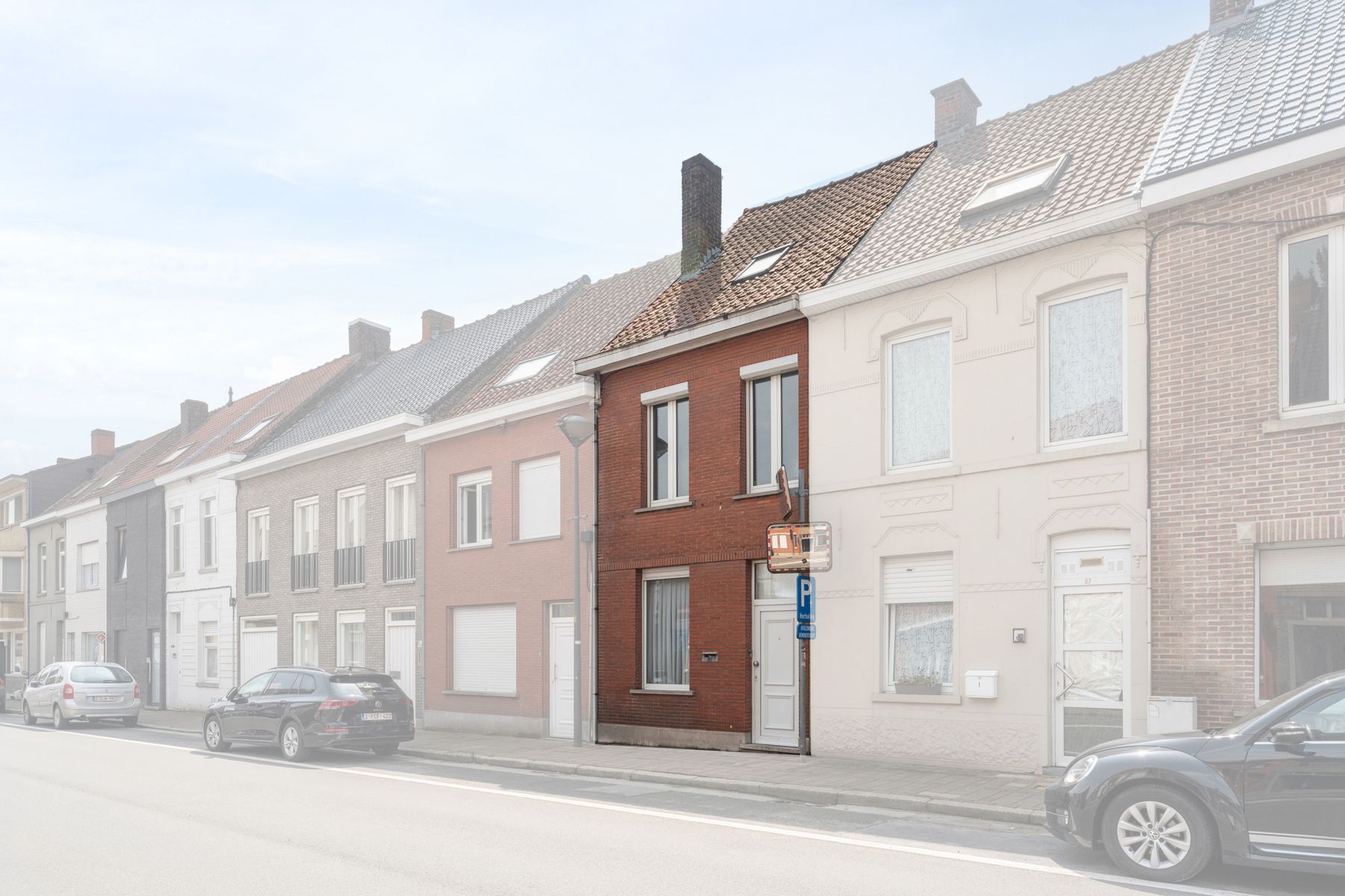 Gezellige, deels reeds gerenoveerde, centrale rijwoning met 2 slpks (3 mogelijk) en tuintje, voor eigen bewoning of  als  investering foto 17