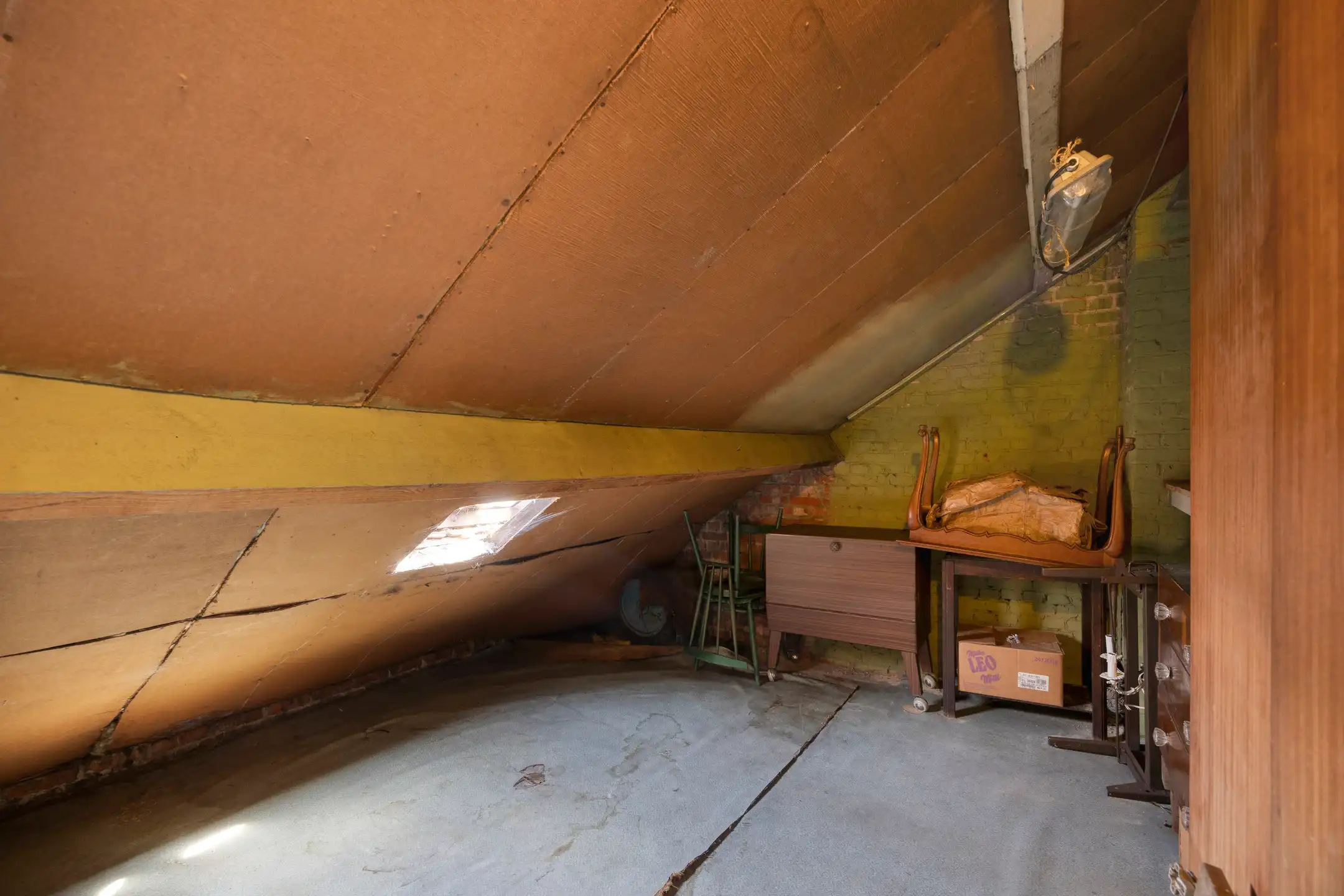 Te renoveren woning met garage en tuin foto 21