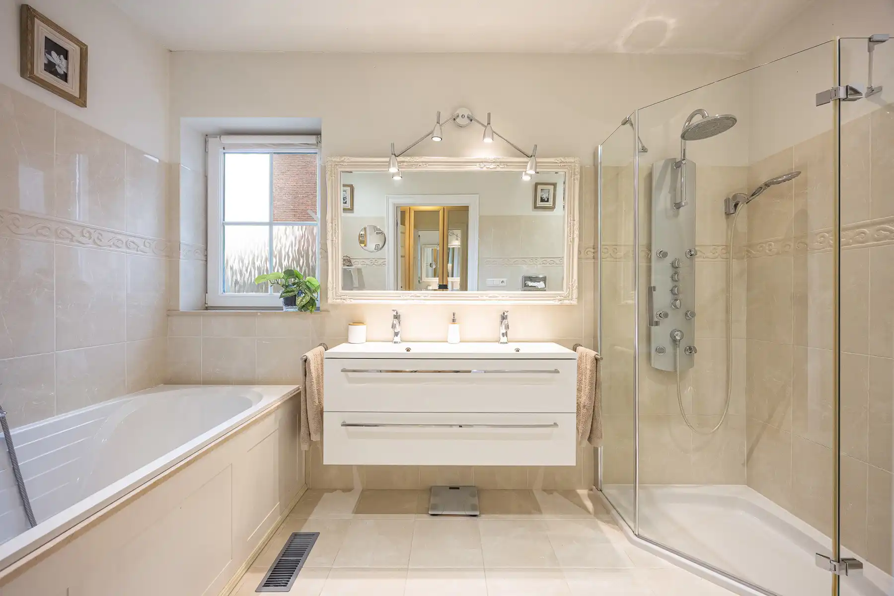 Laagbouwwoning op ca 729 m². foto 12