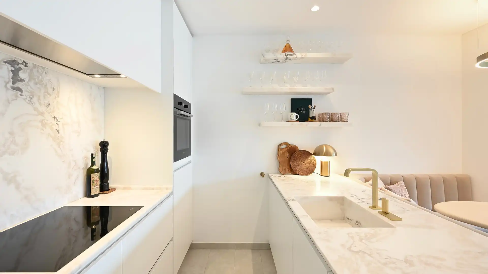 Subliem appartement met zonneterras, genietend van prachtige open zichten op het groen en de villa's van het Zoute. foto 11