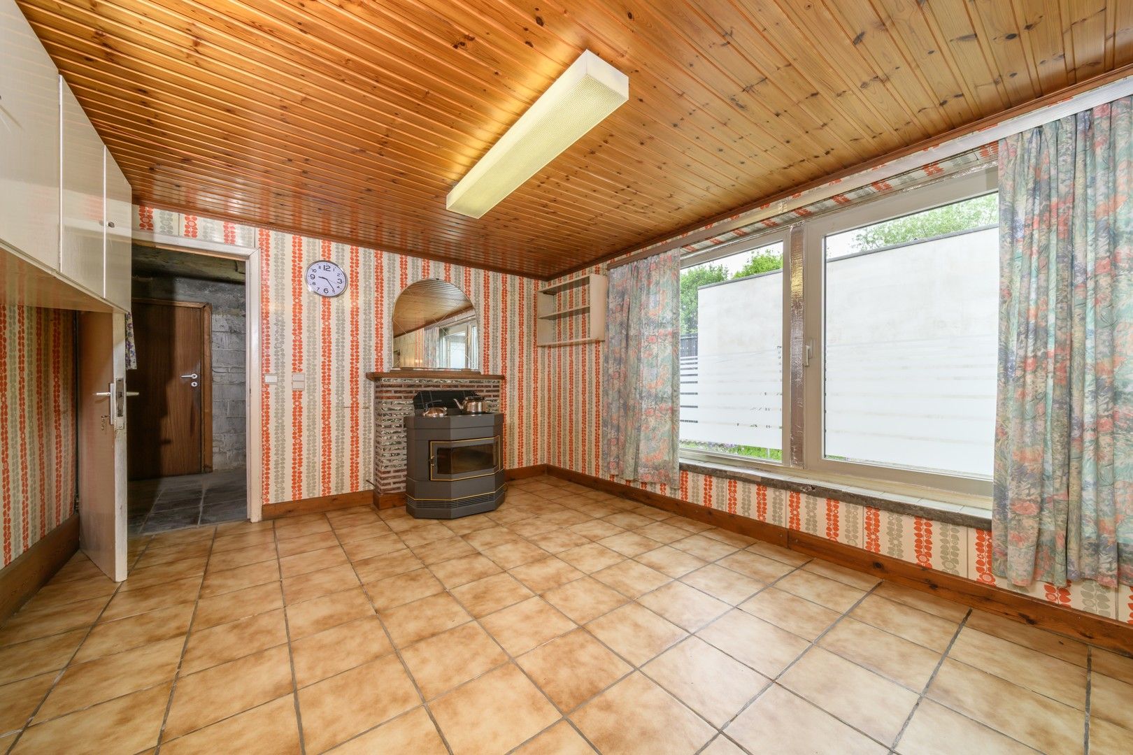 Te renoveren gezinswoning met tuin te Mere foto 9