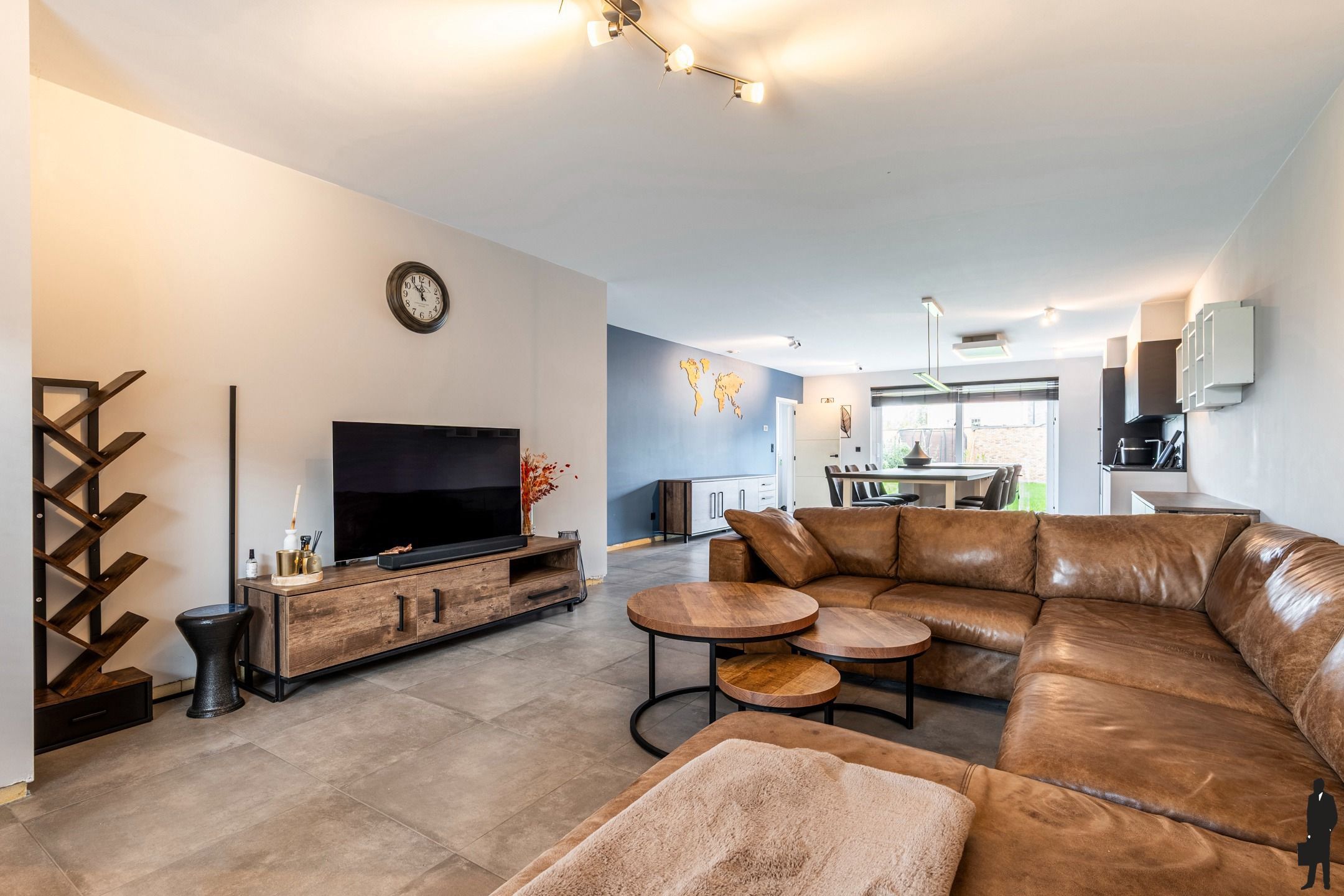 Recente gezinswoning met 5 slpks in rustig woonerf foto 4