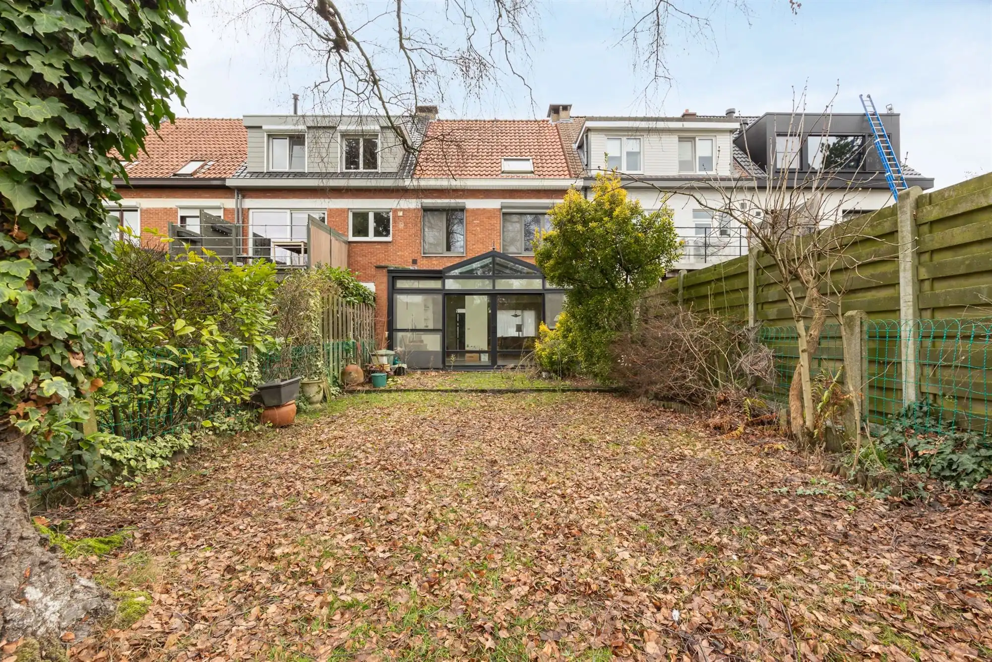 Ruime rijwoning op toplocatie met zongerichte tuin foto 22