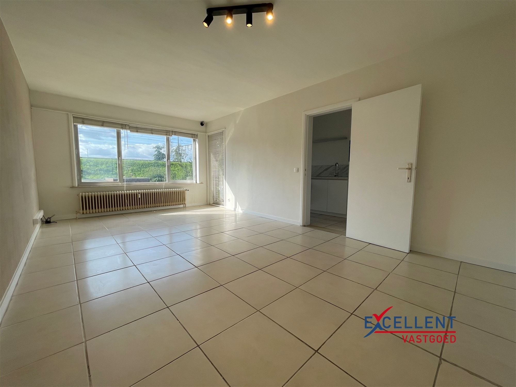 2 Slaapkamer appartement met garage te huur centrum Deinze foto {{pictureIndex}}