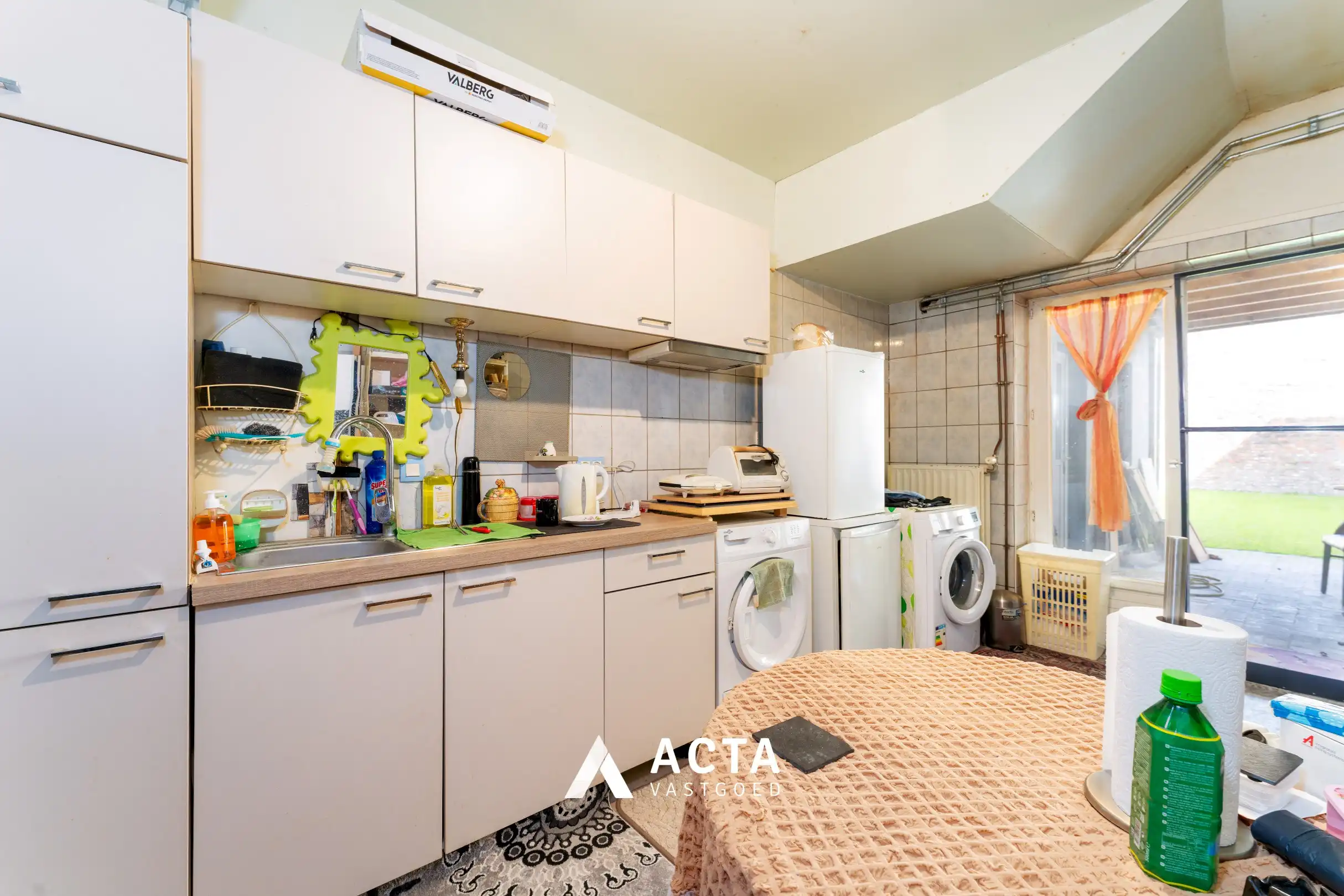 Ruime te renoveren stadswoning met 5 slaapkamers en tuin foto 5