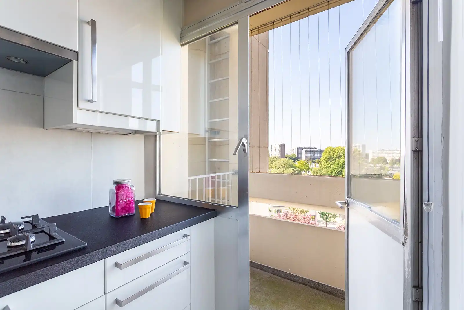 Instapklaar hoekappartement (150 m²) met veel lichtinval! foto 9