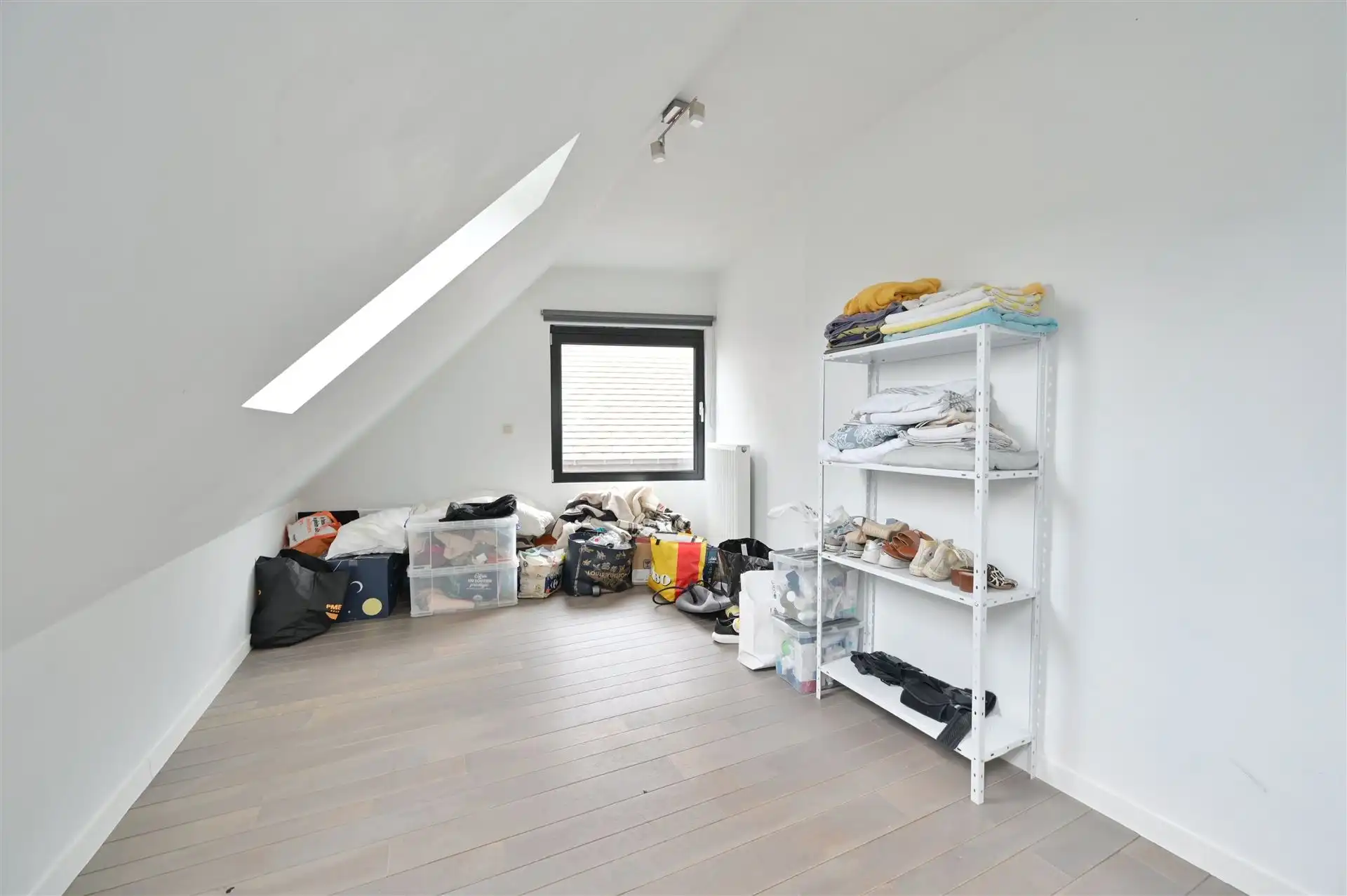 Ruime duplex met drie slaapkamers in centrum Herselt foto 15