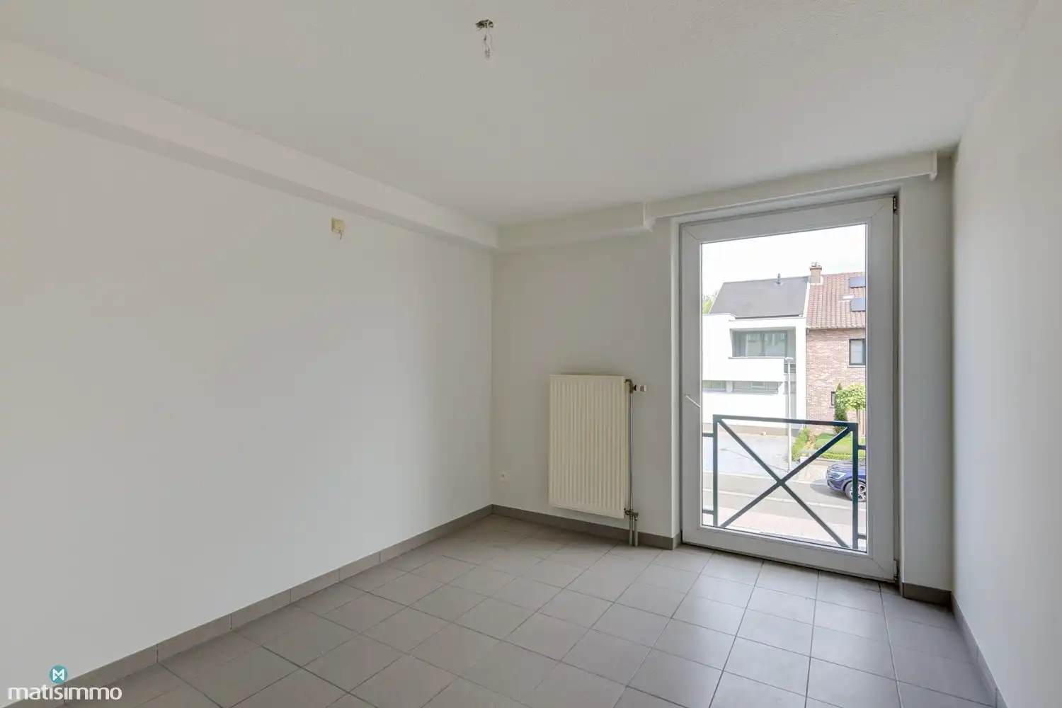 INSTAPKLAAR APPARTEMENT MET 2 SLAAPKAMERS EN GARAGE NABIJ HET CENTRUM VAN BILZEN foto 8