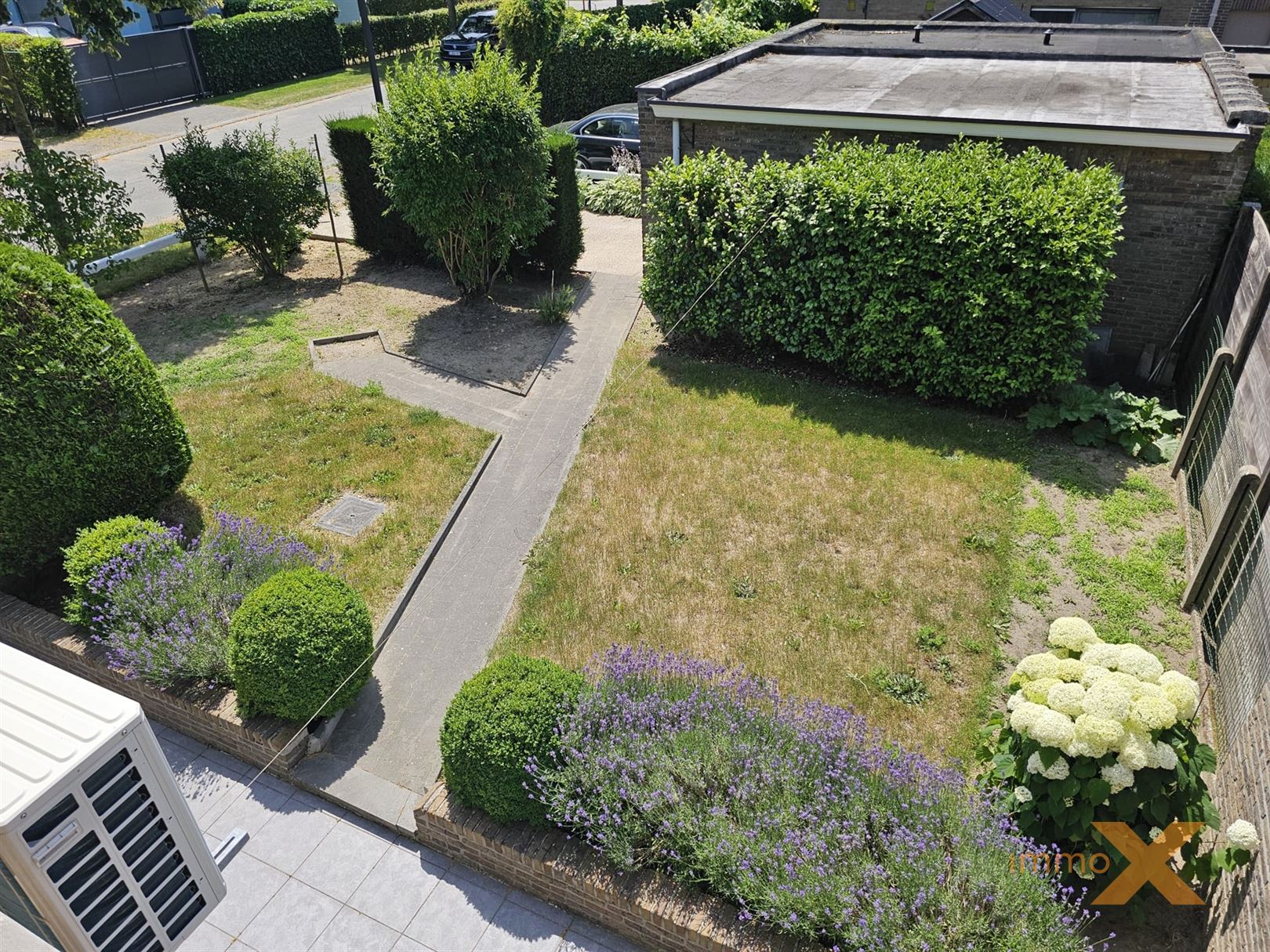 GERENOVEERDE INSTAPKLARE WONING MET GARAGE foto 6