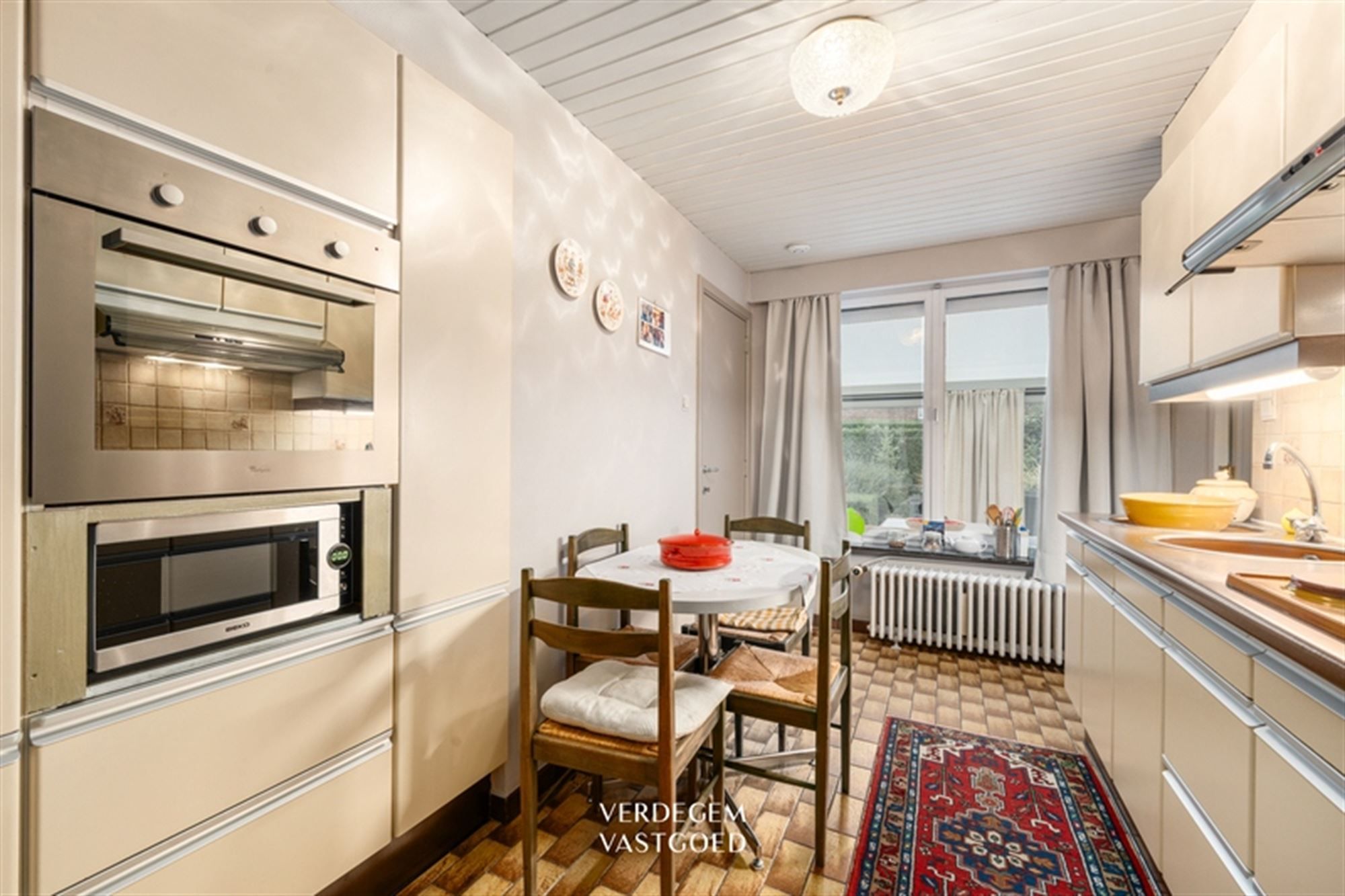 Karaktervolle woning met 3 slaapkamers, inpandige garage en tuin foto 8