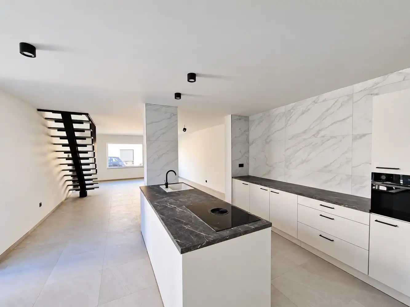 Volledig gerenoveerde woning met 3 slaapkamers te huur in het centrum van Lanaken foto 6