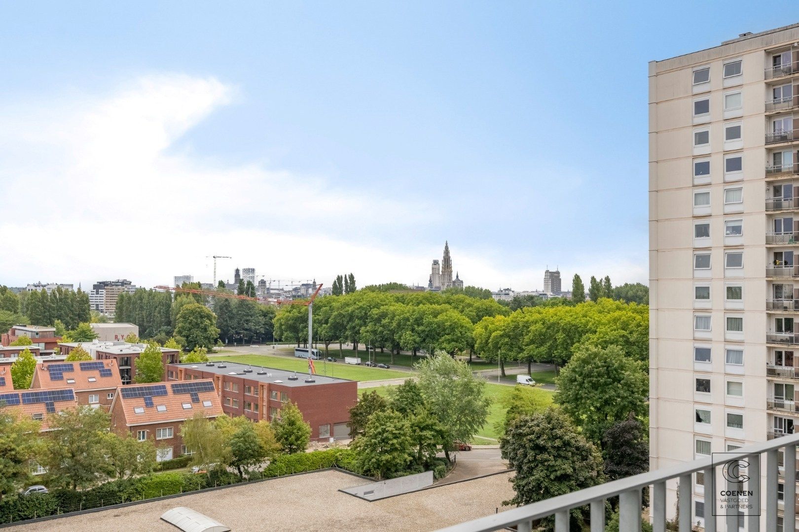 Volledig gerenoveerd appartement op toplocatie te Linkeroever  foto 17
