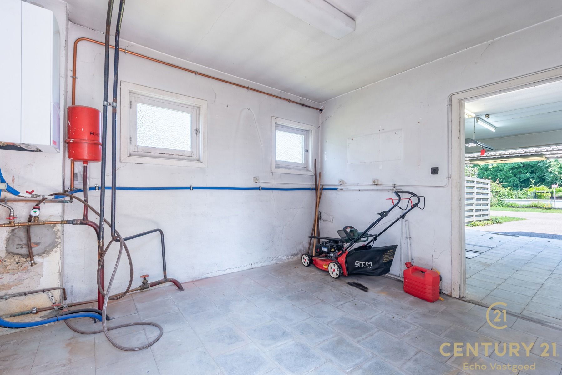 Charmante te renoveren laagbouwwoning op fraai hoekperceel foto 20