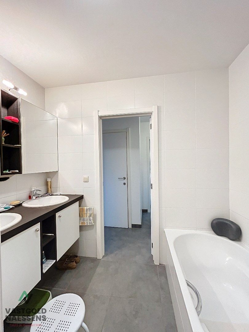 Modern 2 SLPK APP op centrale ligging met terras foto 12
