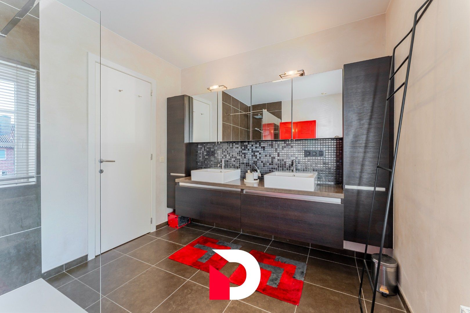 Charmante halfopen en instapklare woning in centrum Moerkerke foto 16