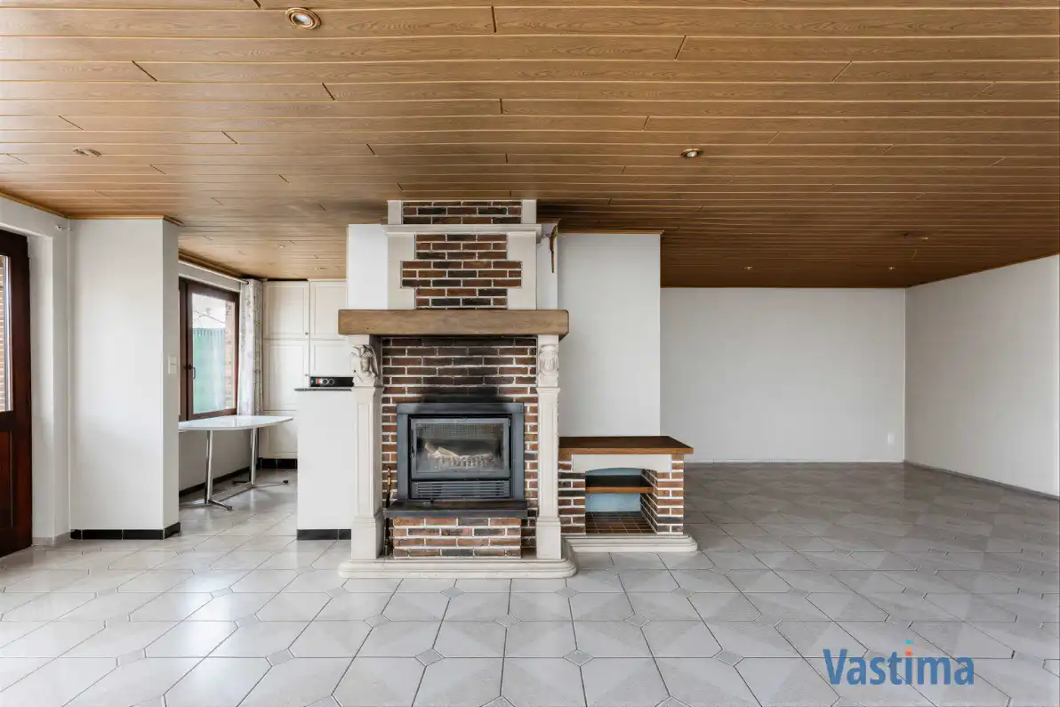 Ruime halfopen bungalow met grote kelder, 3 slaapkamers en zonnige tuin foto 13