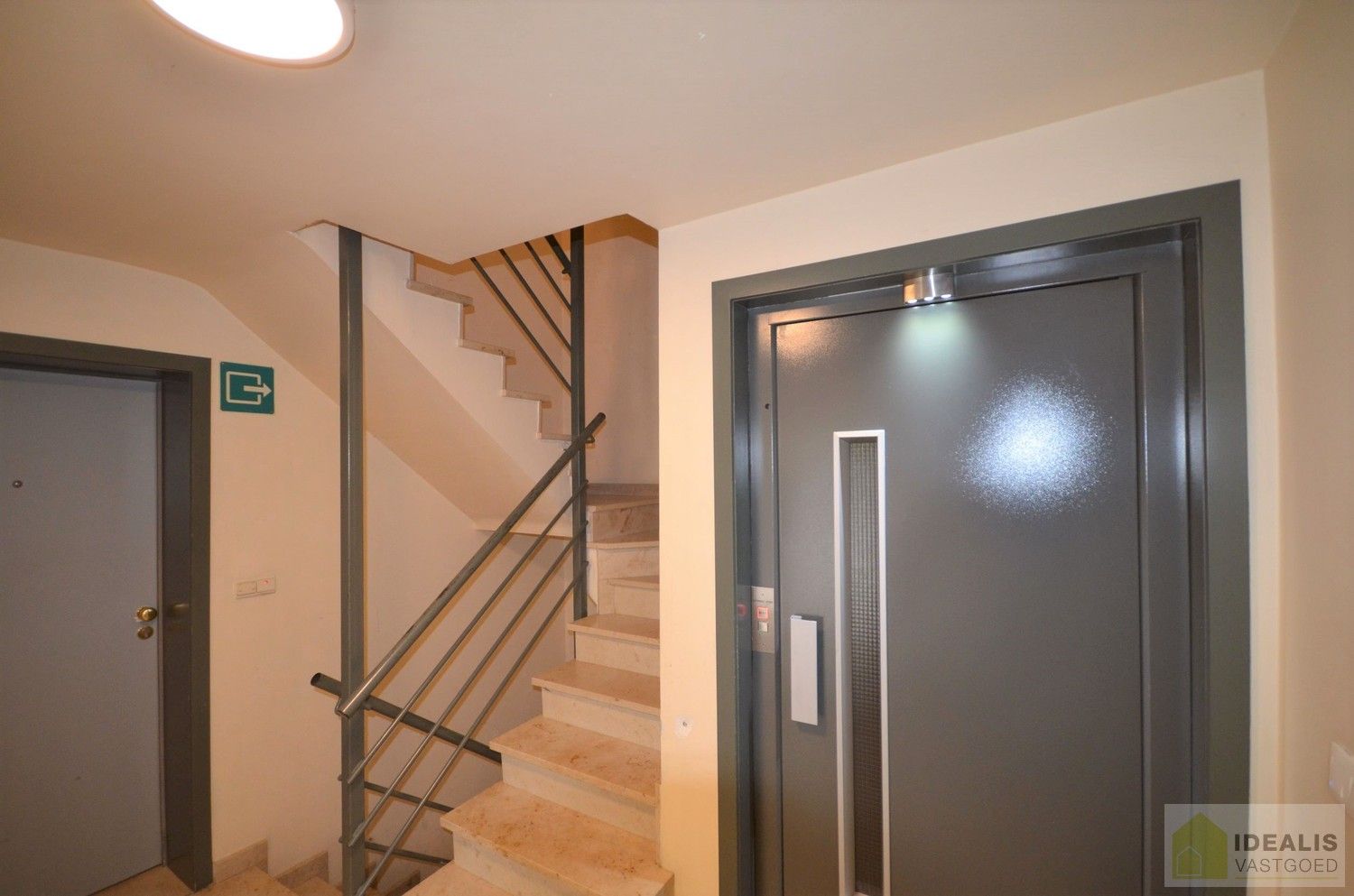 Idealis Vastgoed – Ruim duplexappartement met 4 slaapkamers in Genk op wandelafstand van Houthalen-Oost foto 5