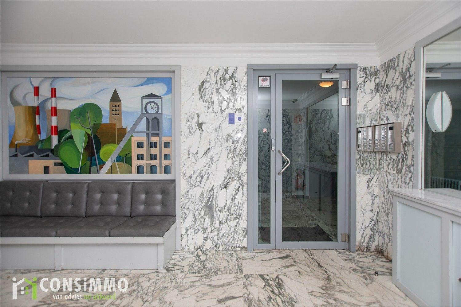 Ruim en lichtrijk appartement met 3 slaapkamers, 2 terrassen en garagebox in hartje Genk foto 4