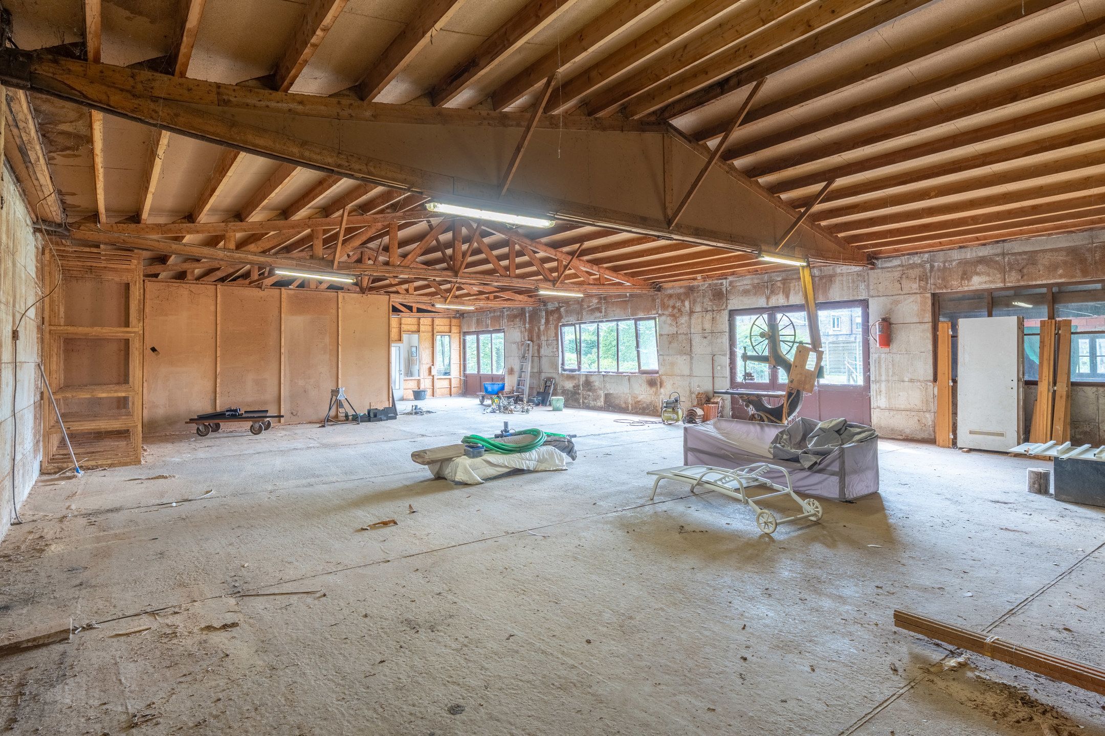 Ruime, te renoveren woning met vergund magazijn te Beerse foto 35