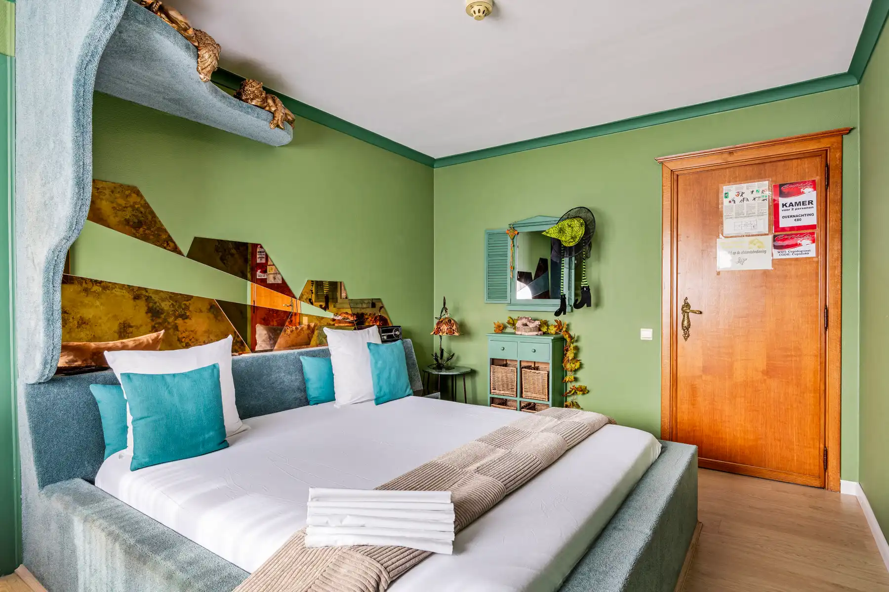 WONING MET 9 KAMERS en 9 BADKAMERS foto 29