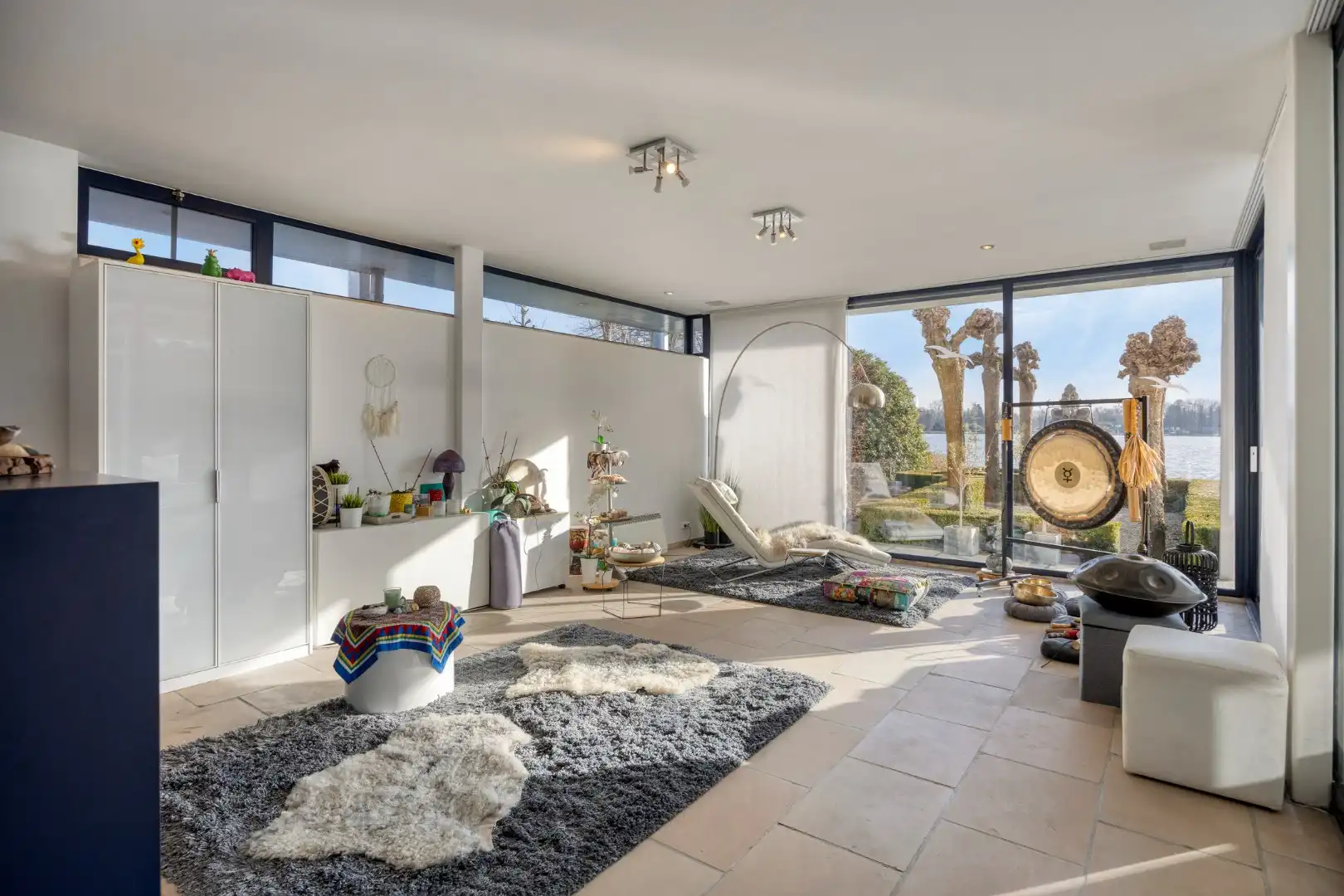 !! NIEUWE VOORWAARDEN !! Villa op een uiterst exclusieve locatie aan een prachtig privémeer foto 17
