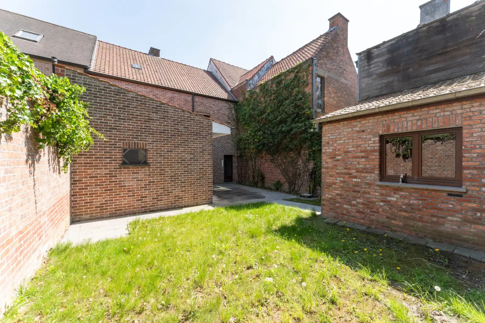 Ruime gezinswoning in het hart van Ardooie! foto 21