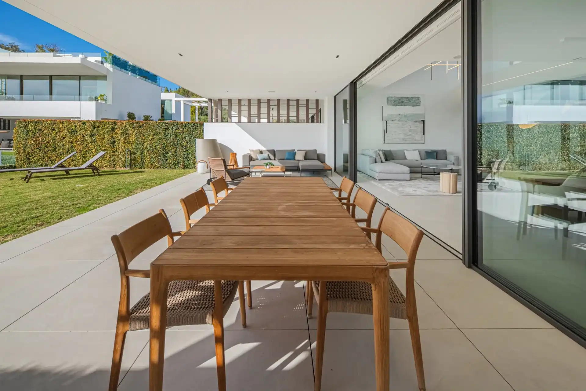Exclusieve villa met resortgevoel in het meest prestigieuze deel van Marbella foto 39