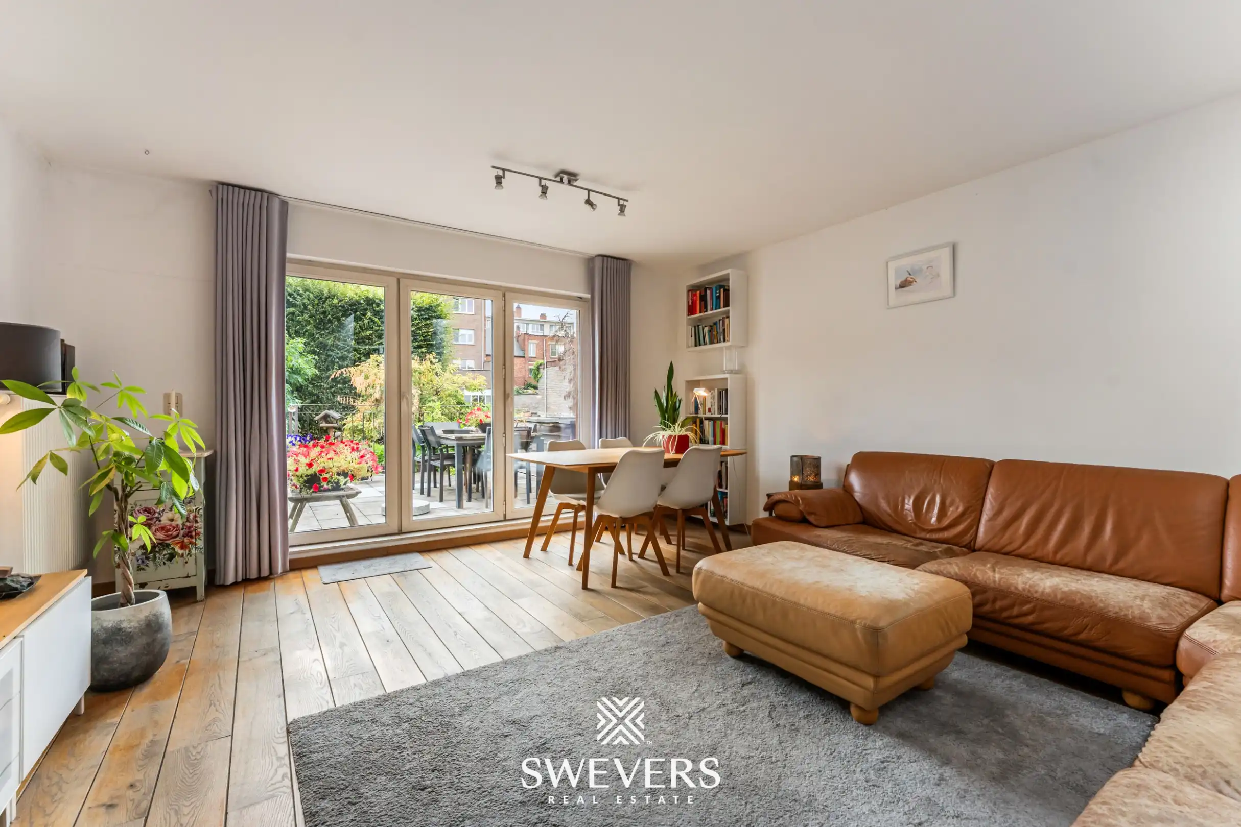Karaktervolle stadswoning (4 slpk) met zonnige tuin in hartje Hasselt foto 2