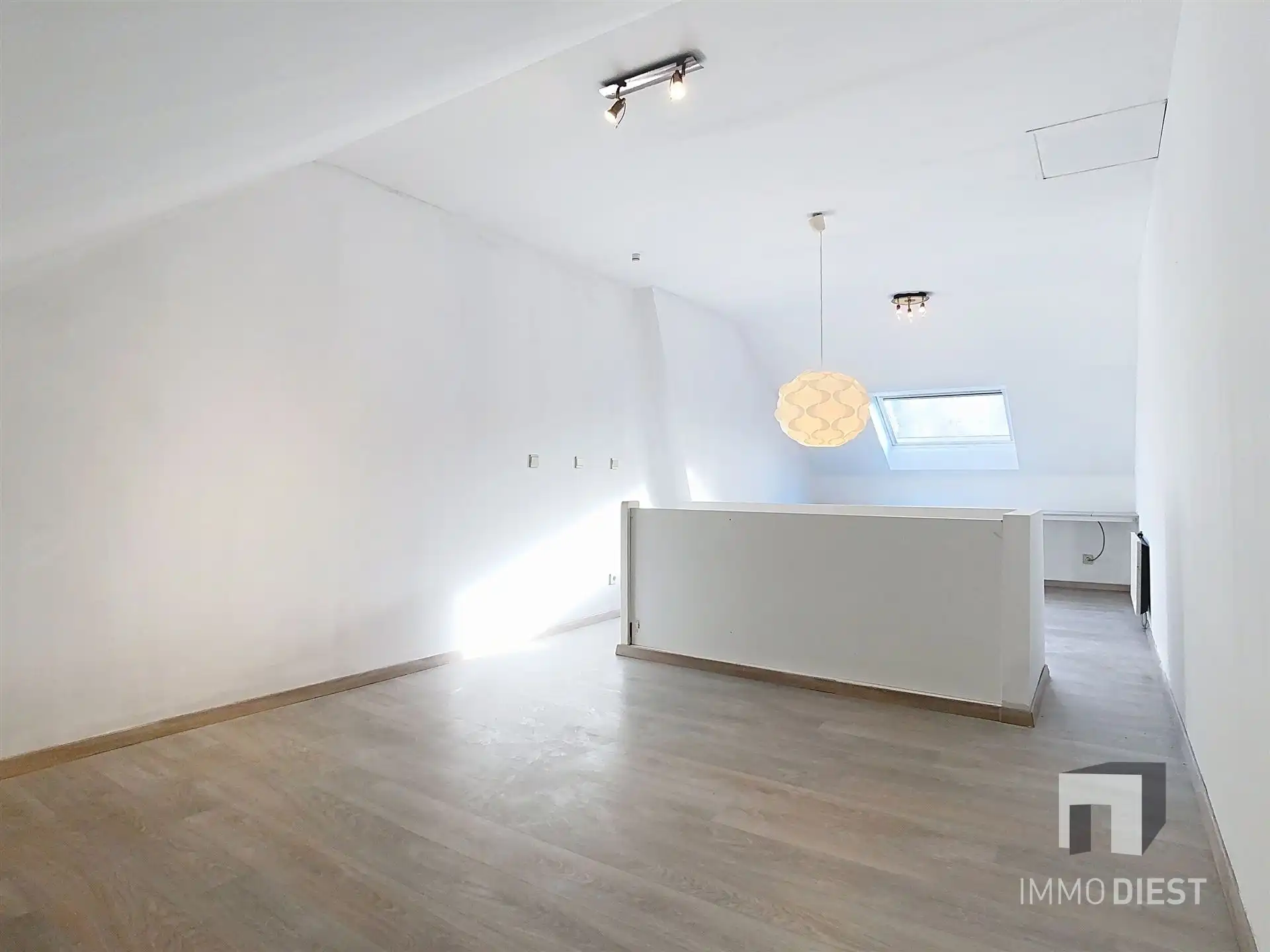 Gezellige rijwoning met terras en tuin foto 13