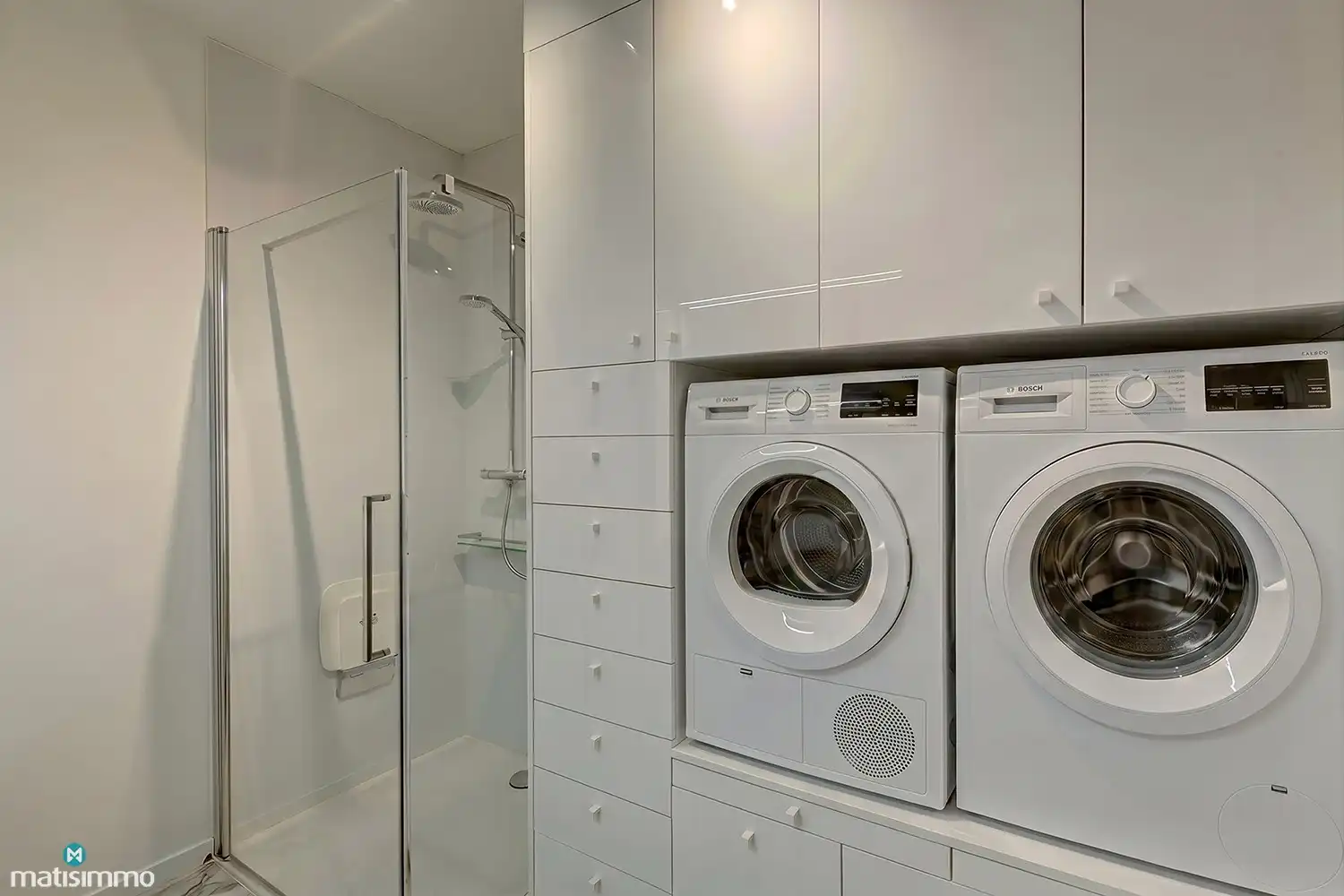 LUXUEUS AFGEWERKT APPARTEMENT MET 2 SLAAPKAMERS, OVERDEKT TERRAS, KELDERBERGING EN OPTIONELE ONDERGRONDSE AUTOSTAANPLAATS IN BILZEN-CENTRUM foto 15