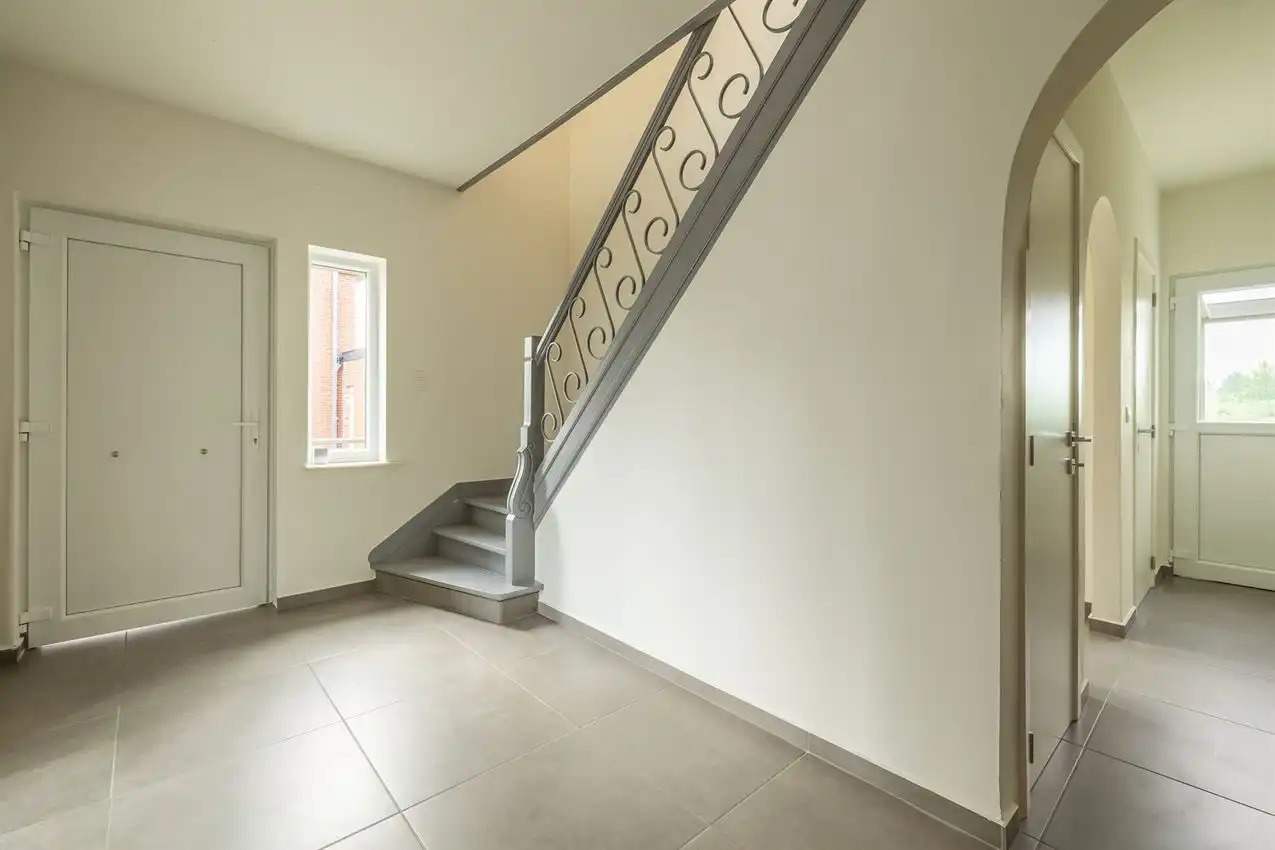 Volledig gerenoveerde woning met 3 slpk., veranda en magnifiek zicht vandaaruit foto 20