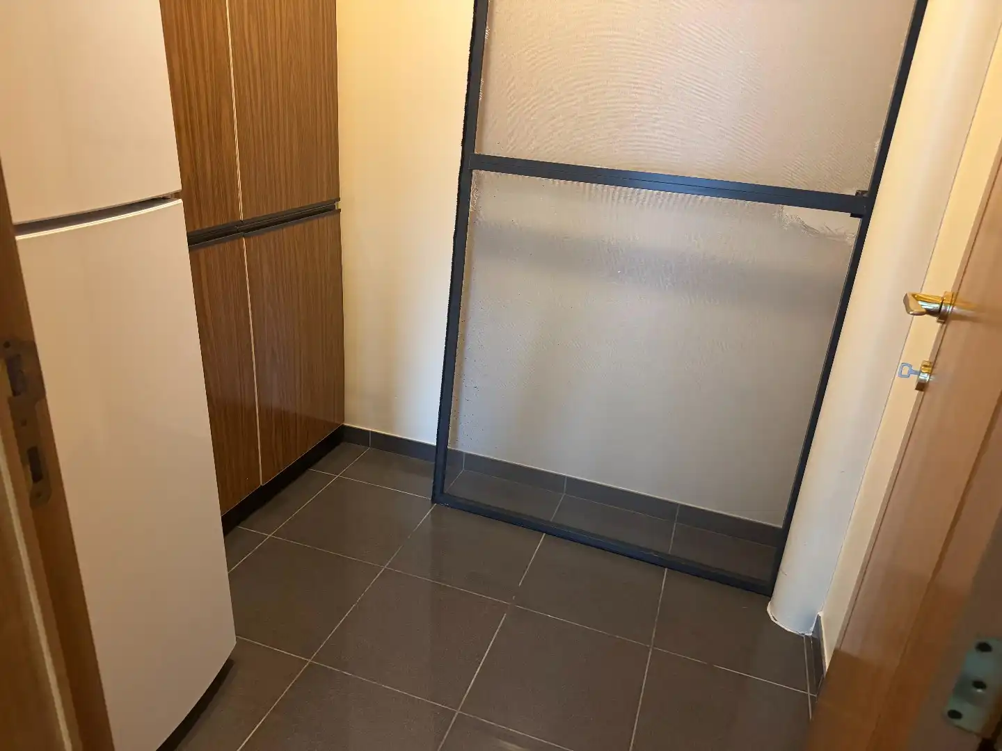 TE HUUR - Op zoek naar een ruim appartement in hartje Merchtem? Welkom Home! foto 10